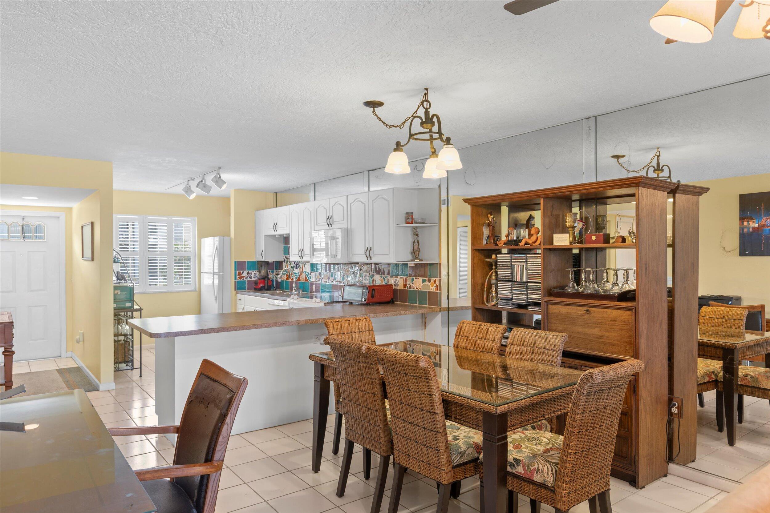 1901 S Roosevelt Boulevard, 201w Property Photo 6