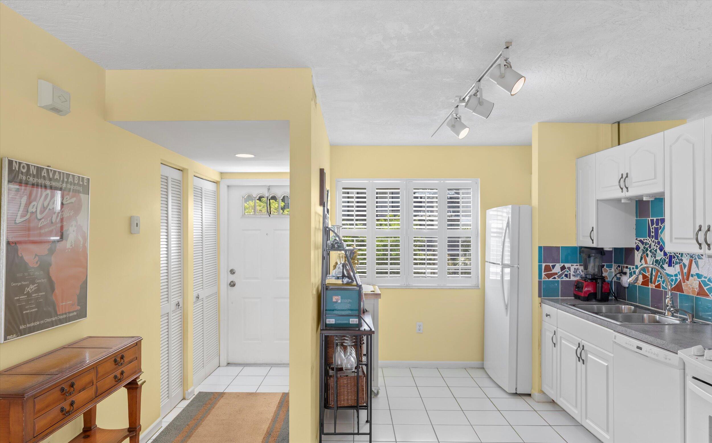 1901 S Roosevelt Boulevard, 201w Property Photo 17