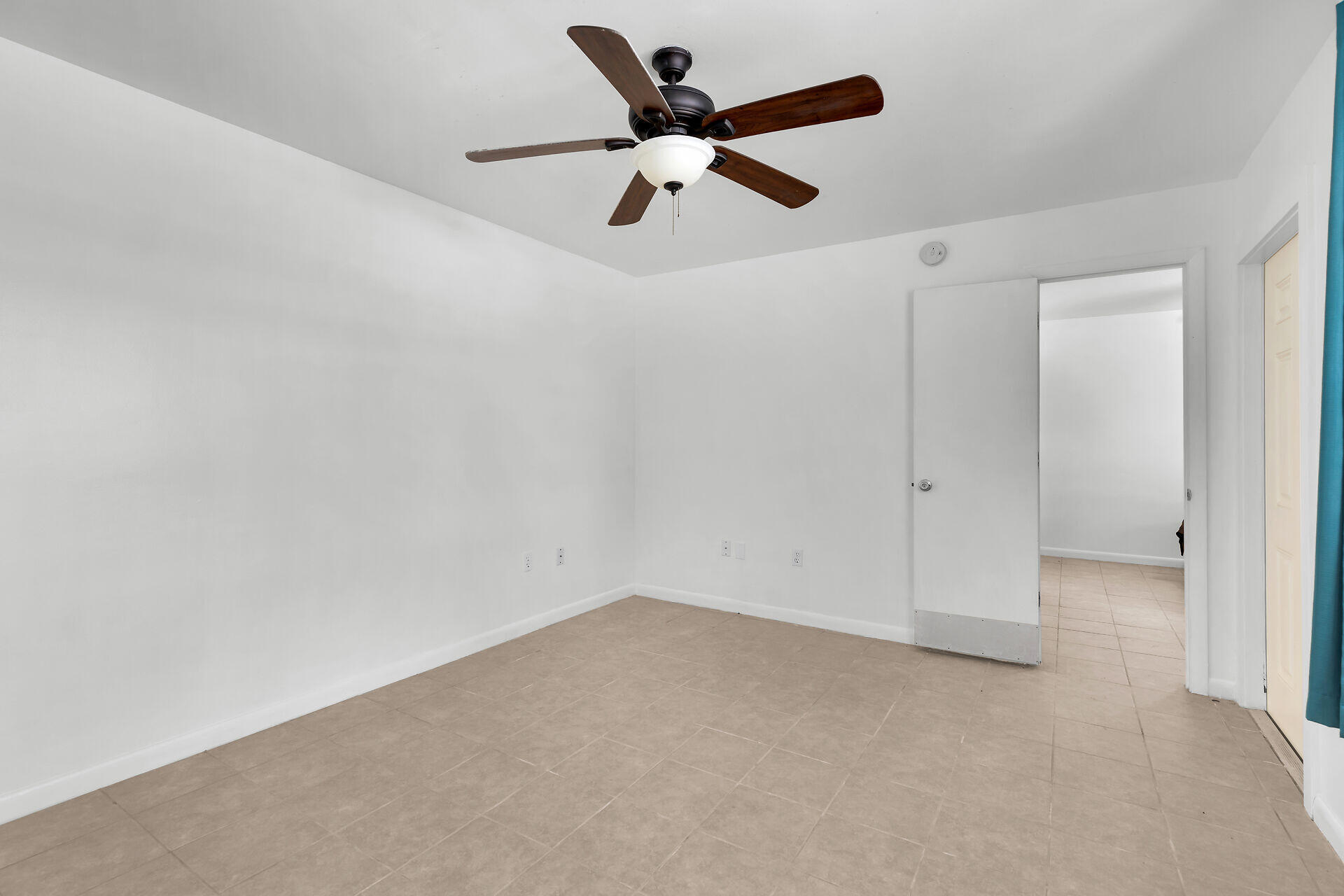 3218 Harriet Avenue Property Photo 7
