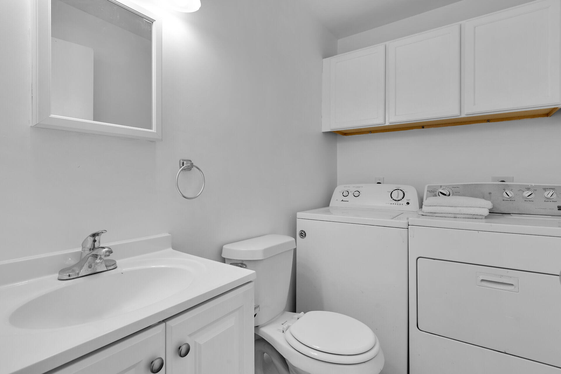 3218 Harriet Avenue Property Photo 9