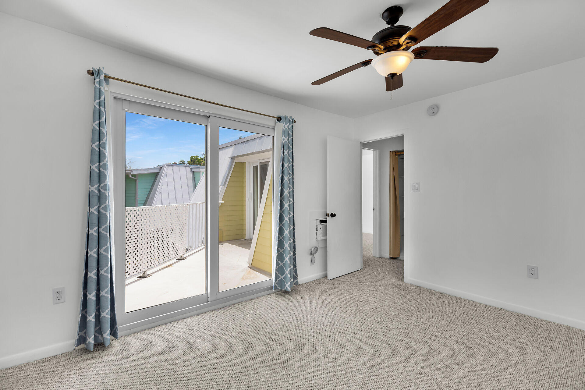 3218 Harriet Avenue Property Photo 12