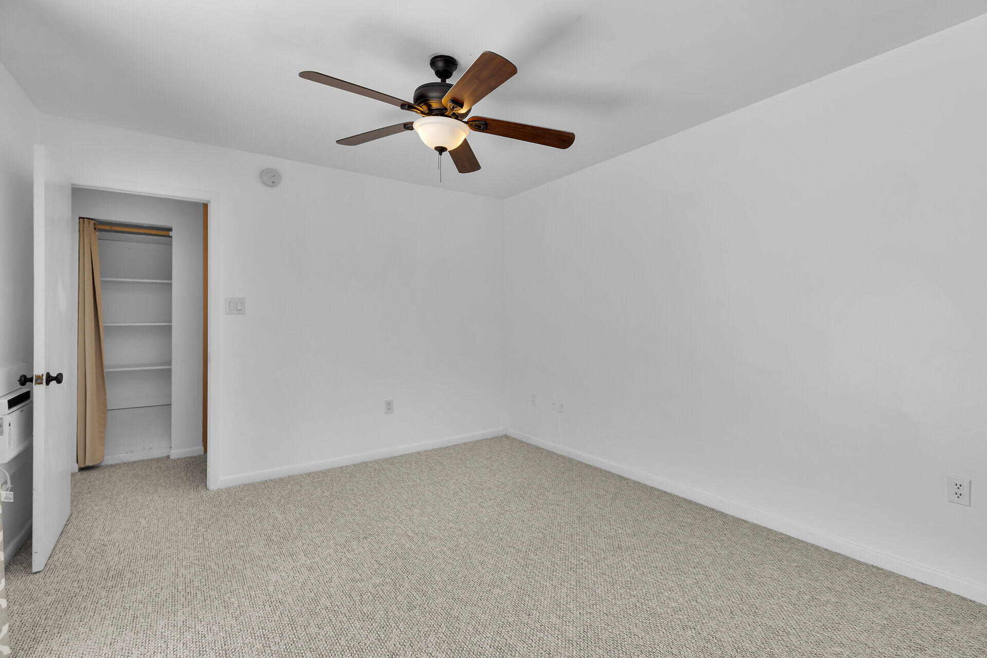 3218 Harriet Avenue Property Photo 13