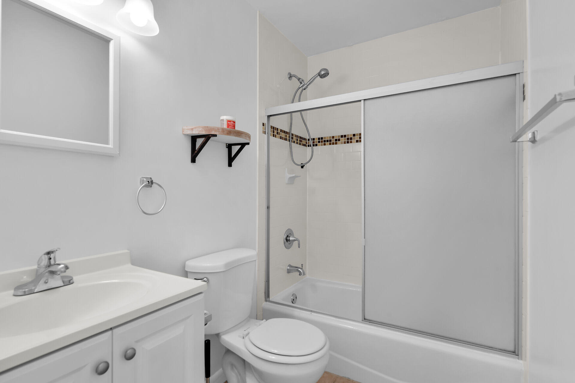 3218 Harriet Avenue Property Photo 16