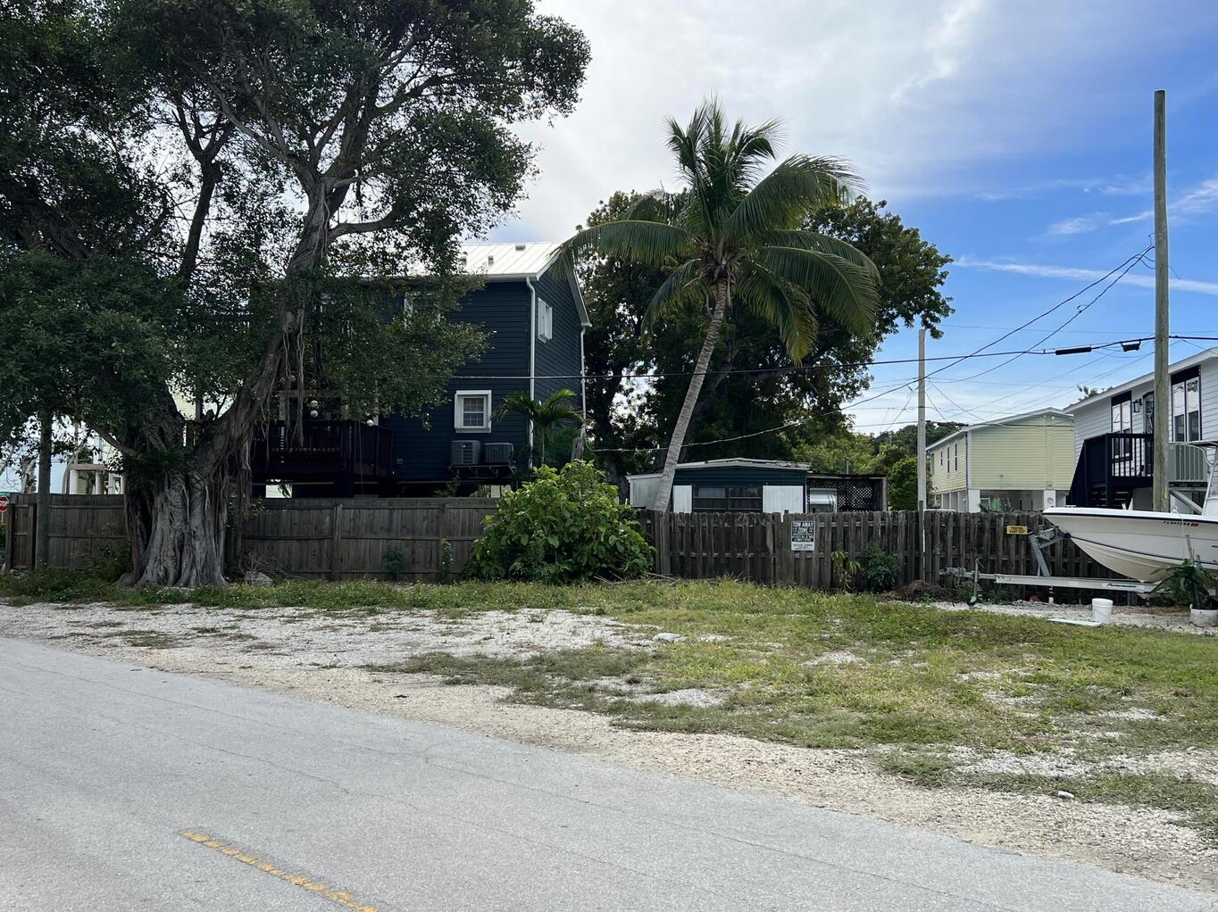 4 Del Mar Boulevard Property Photo 2