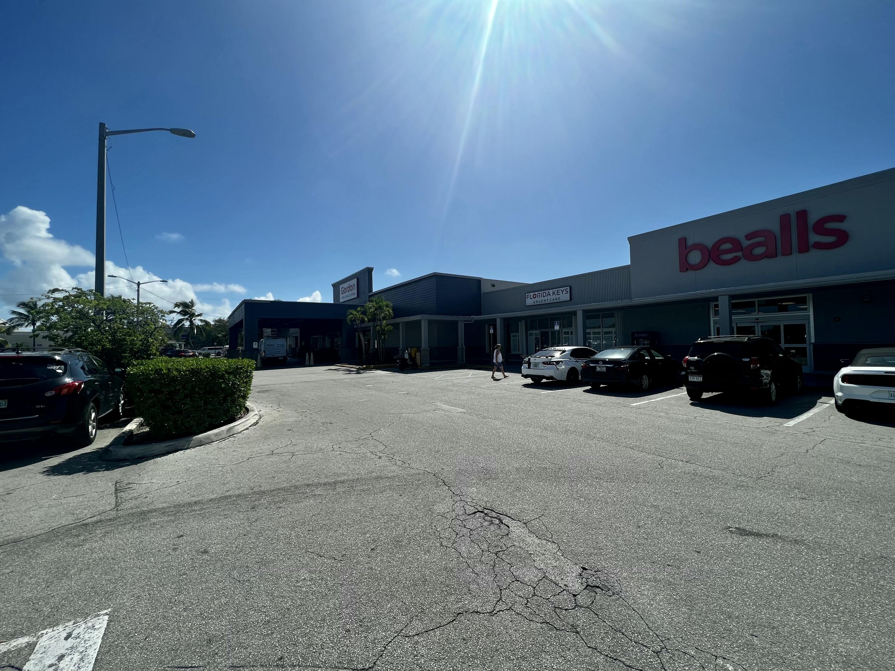 2510 N Roosevelt Boulevard Property Photo 1