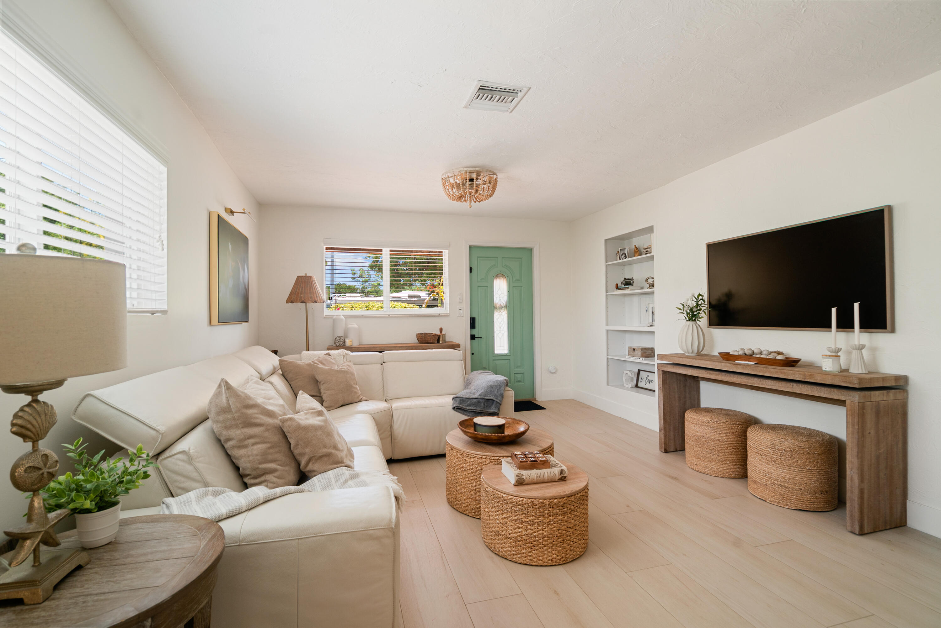125 Harbor Drive Property Photo 3
