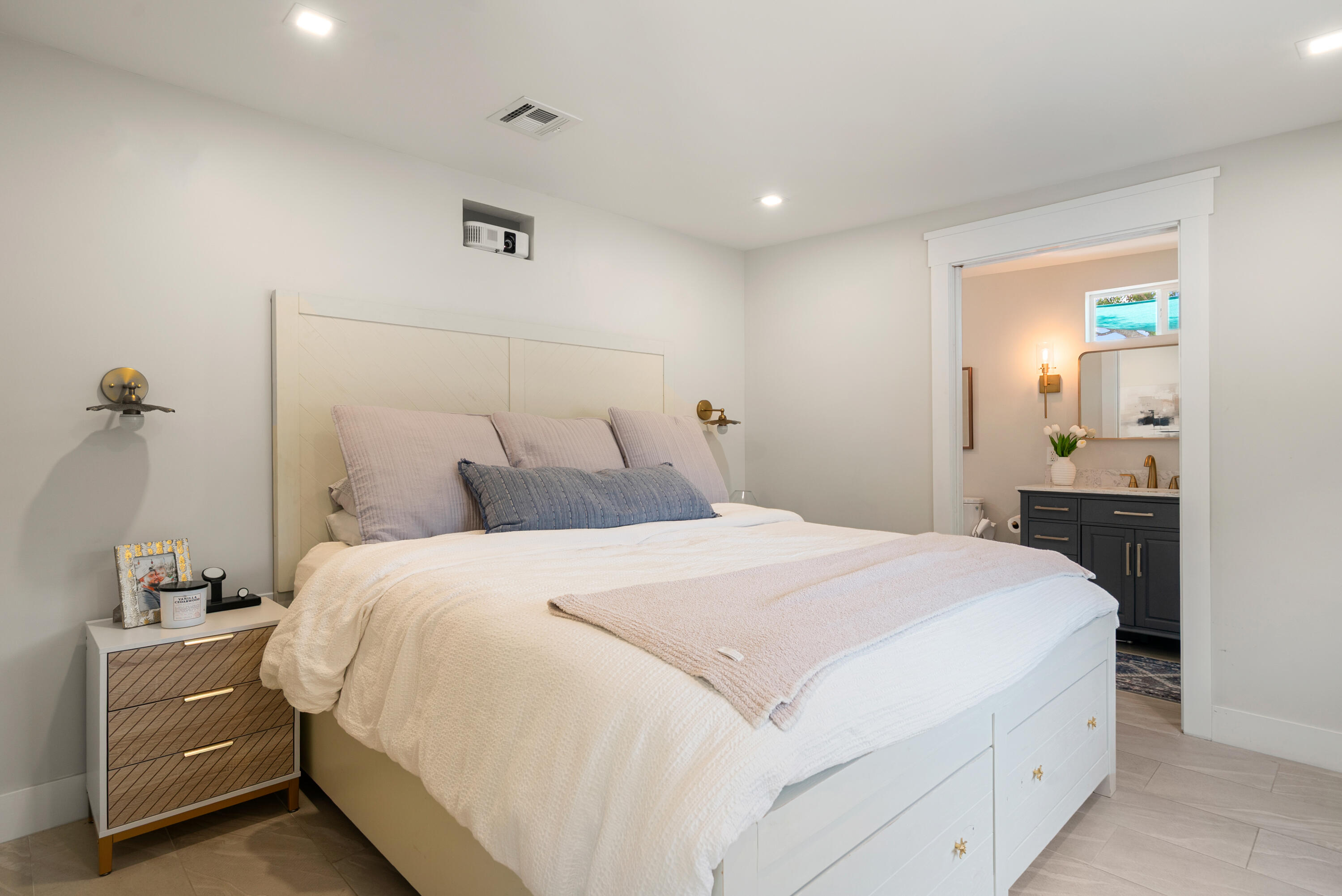 125 Harbor Drive Property Photo 12