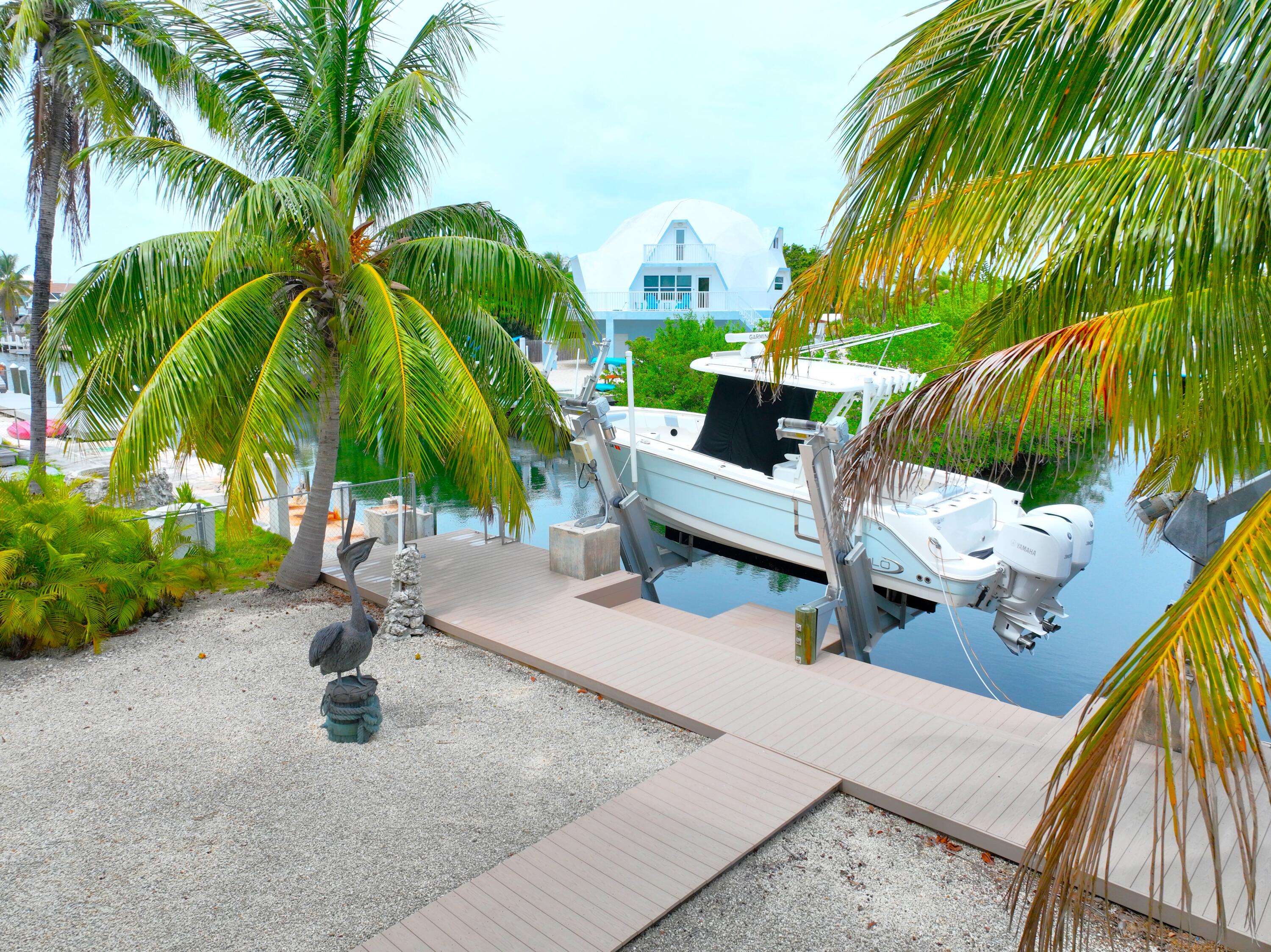 1590 Dolphin Drive Property Photo 1