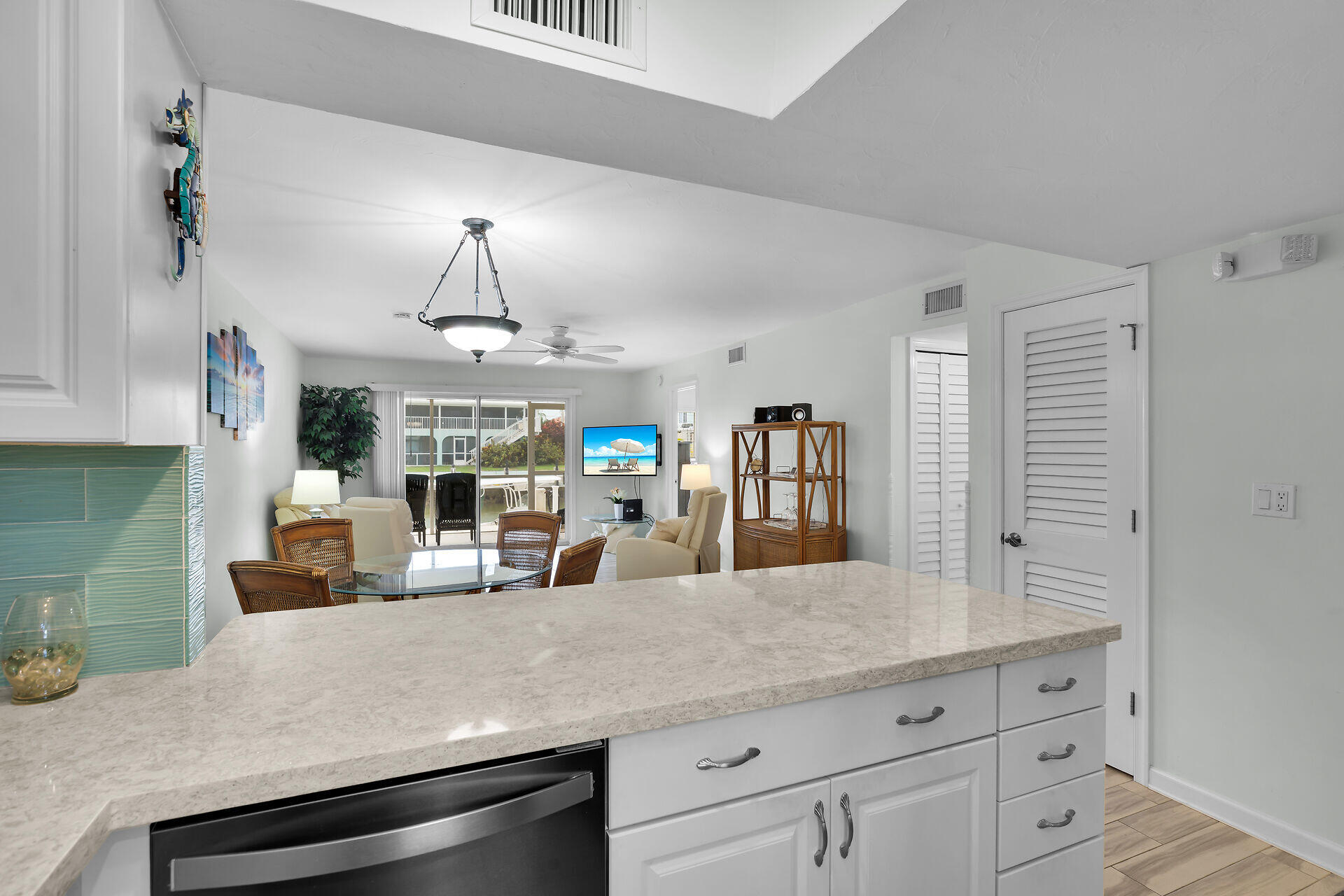 389 N Anglers Drive, 105 Property Photo 8