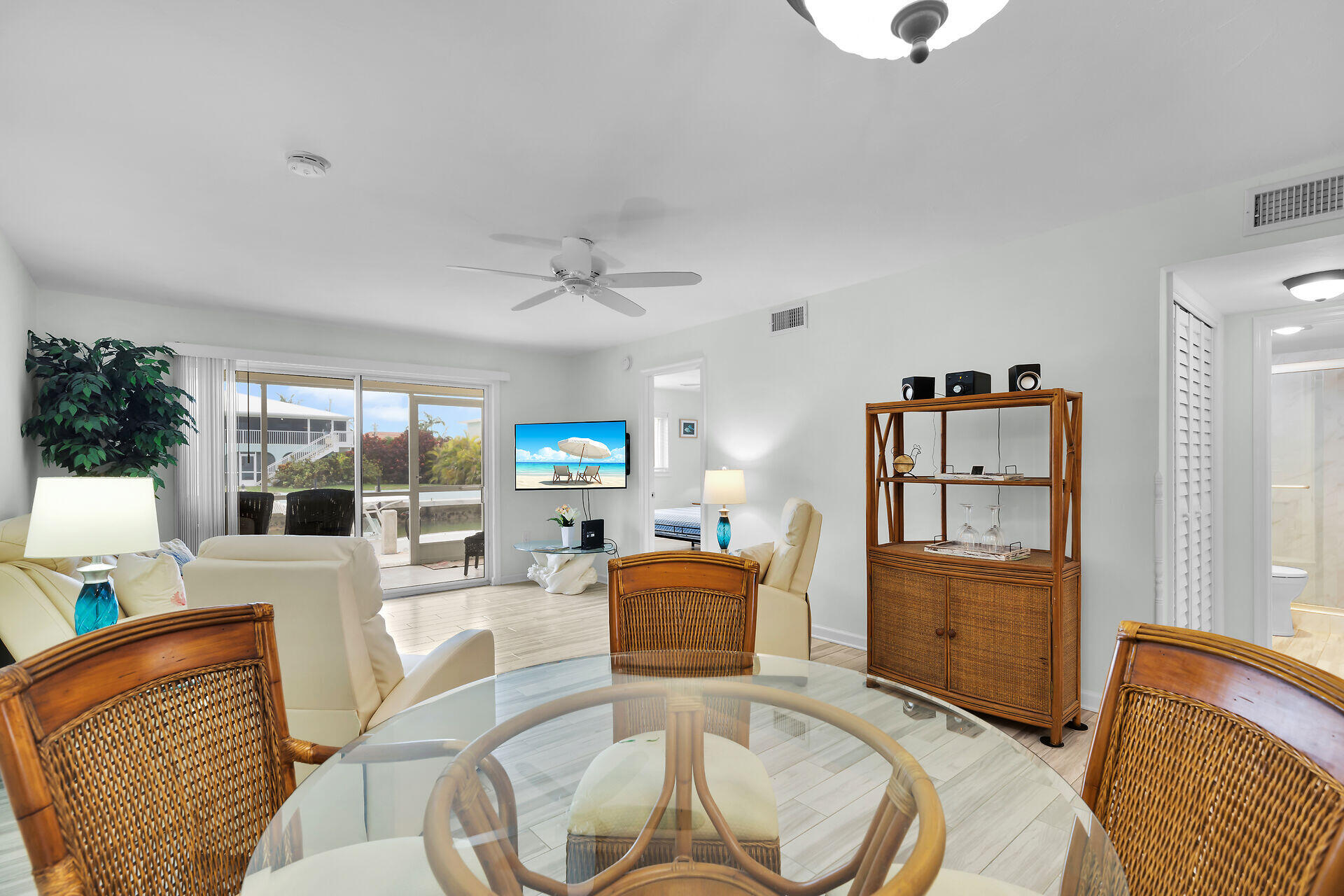 389 N Anglers Drive, 105 Property Photo 9