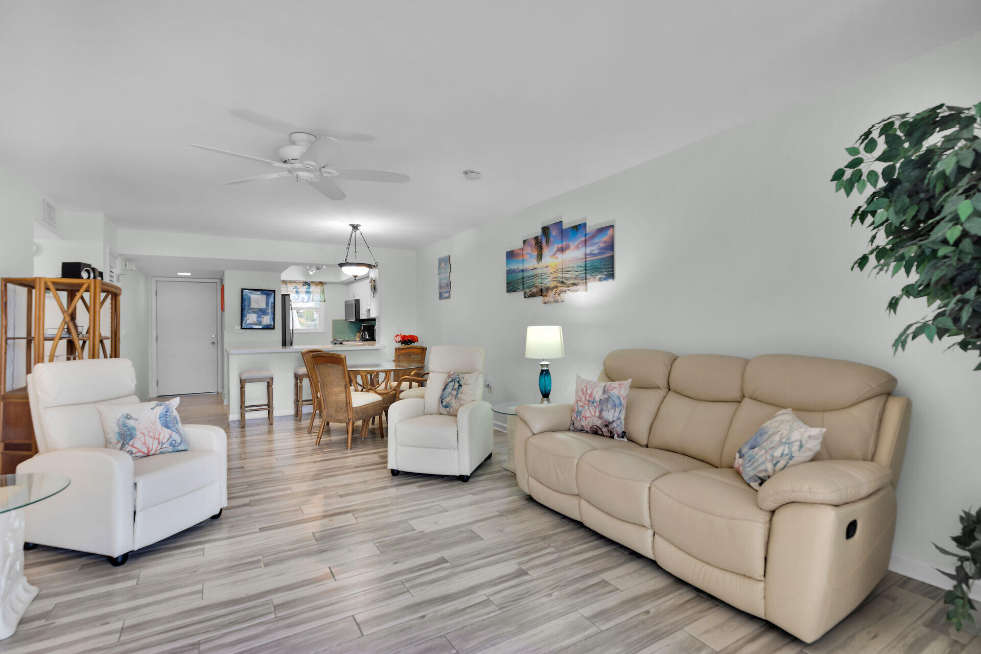 389 N Anglers Drive, 105 Property Photo 10