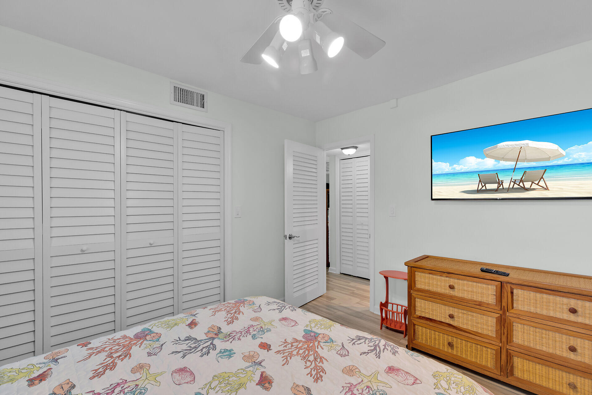 389 N Anglers Drive, 105 Property Photo 19