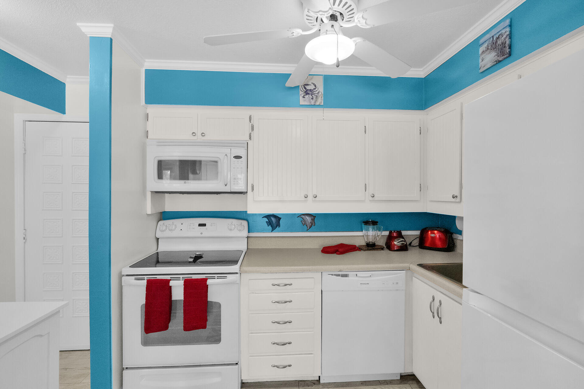 109 Avenue D, 304 Property Photo 17