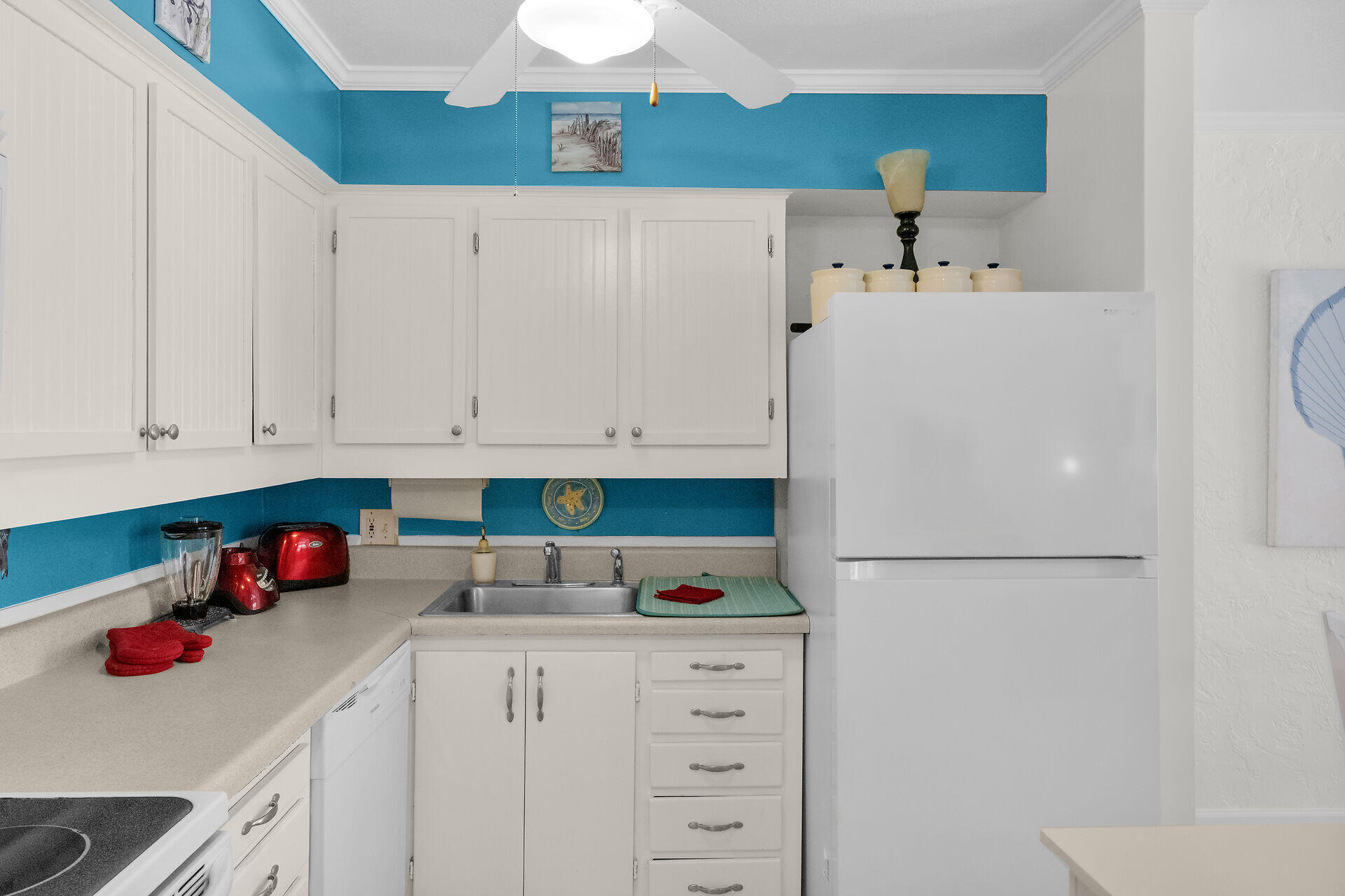 109 Avenue D, 304 Property Photo 19
