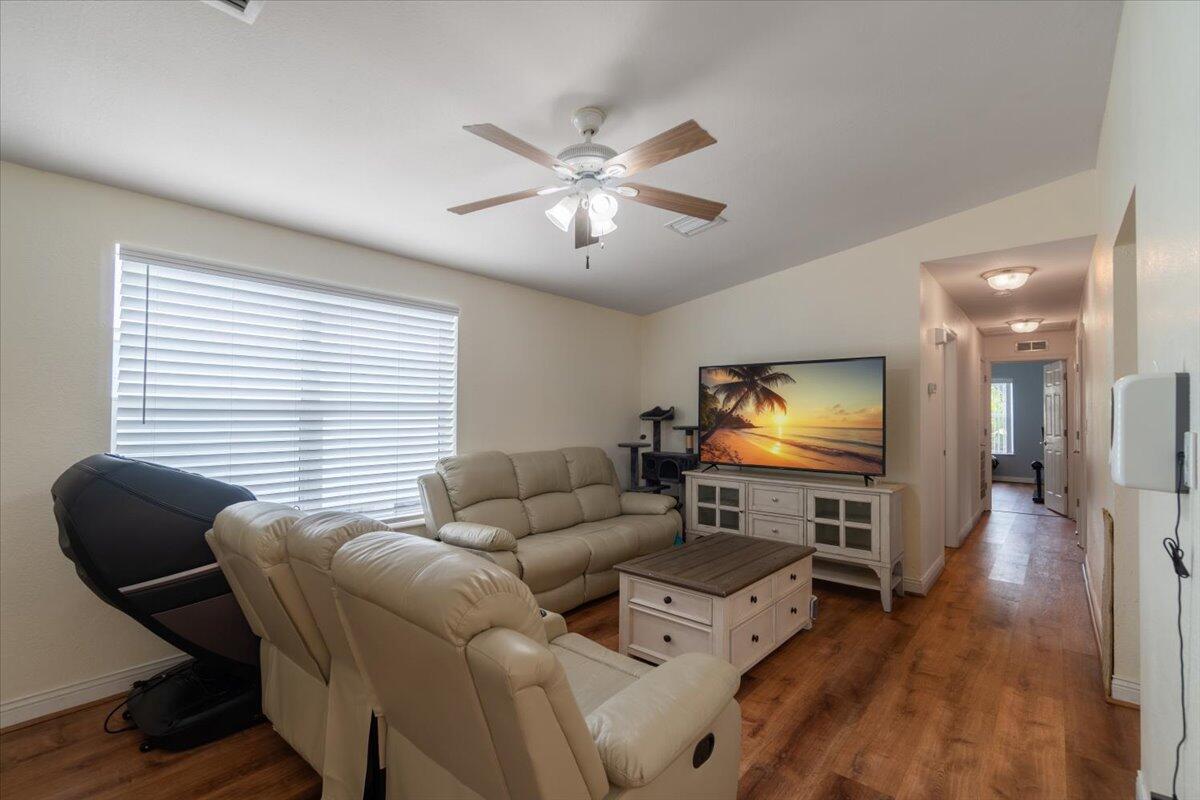 31243 E Avenue Property Photo 2