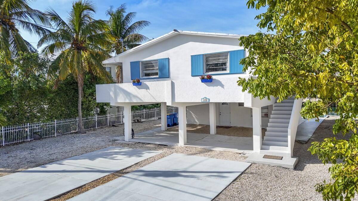 122 Leoni Drive Property Photo 1