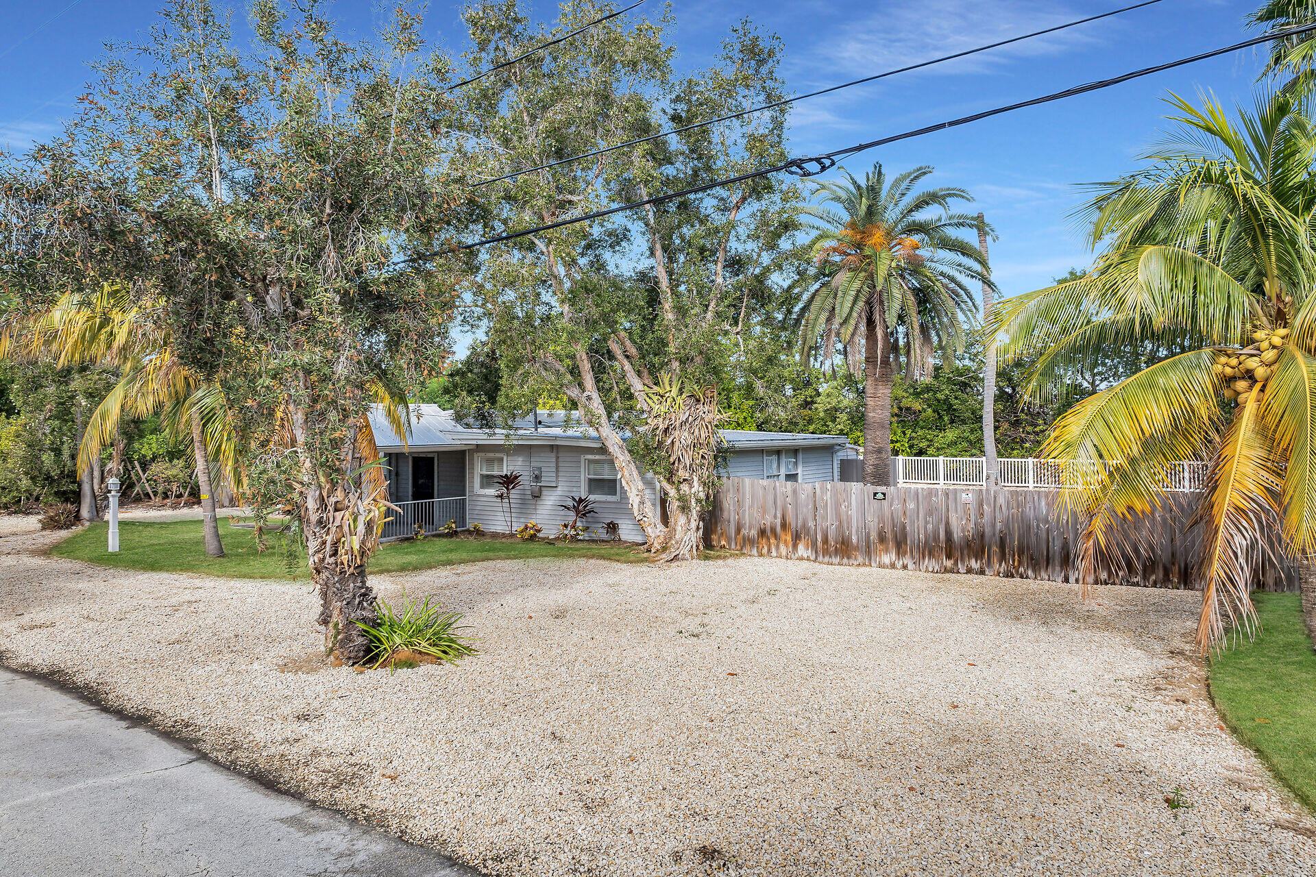 28 Tarpon Avenue Property Photo 2