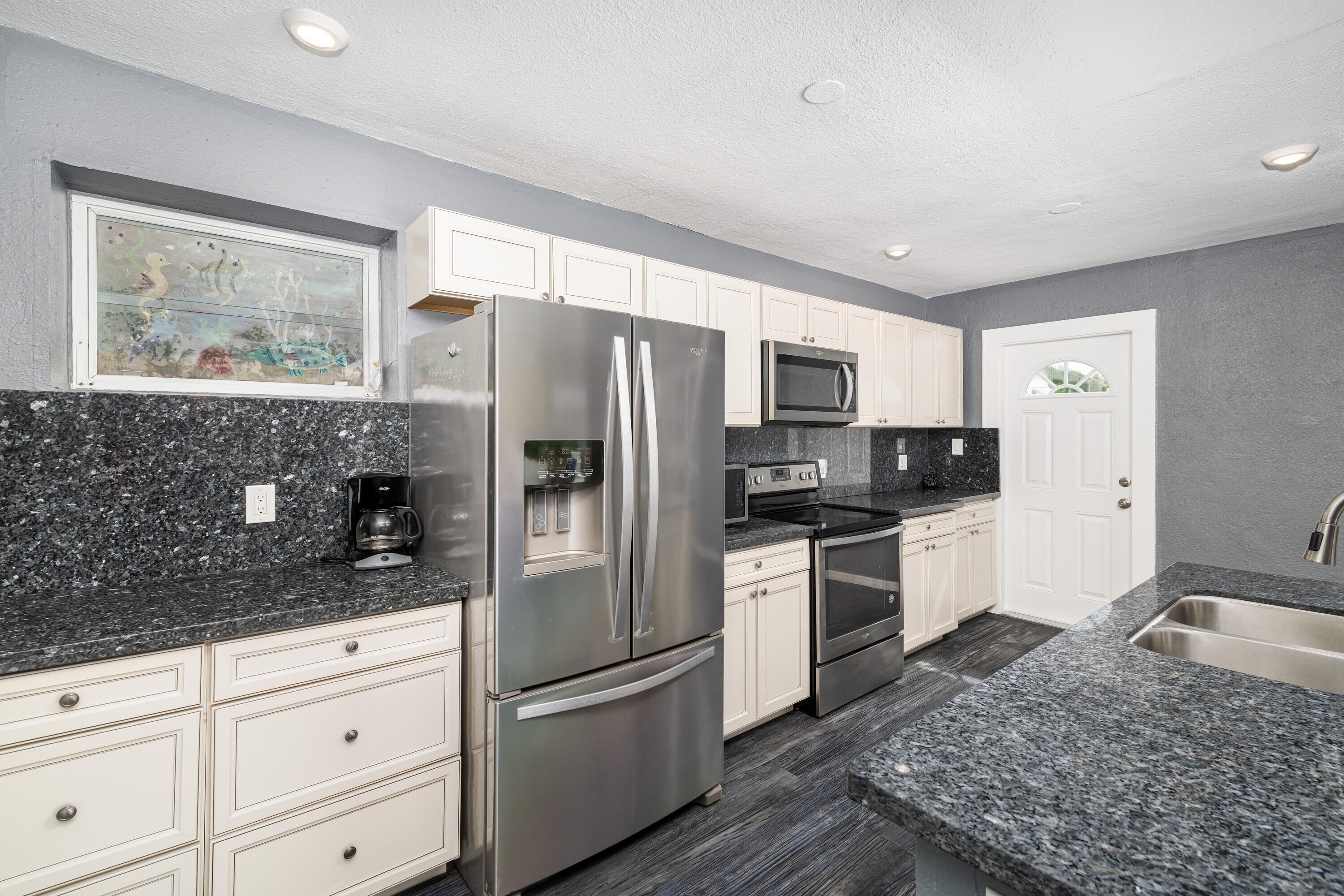 11050 5th Avenue Ocean Property Photo 4