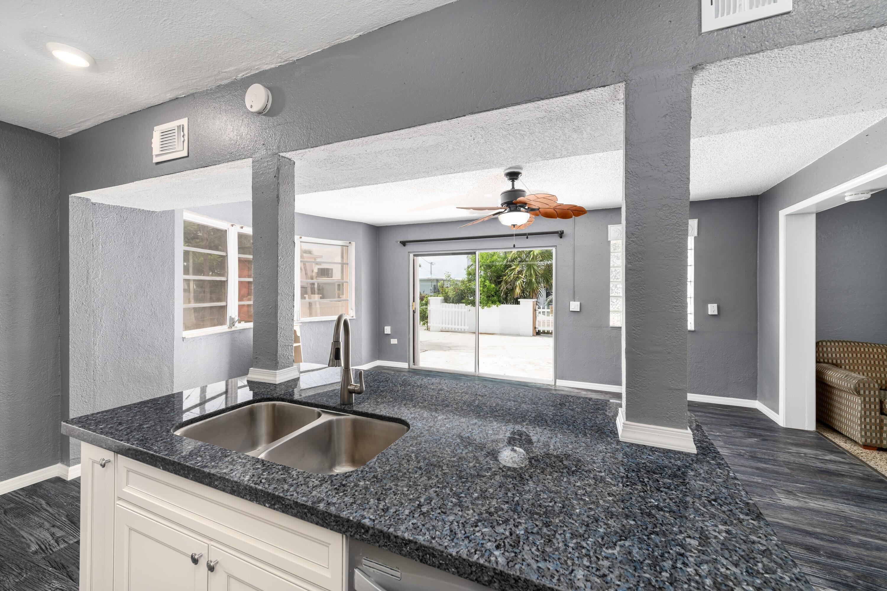 11050 5th Avenue Ocean Property Photo 15