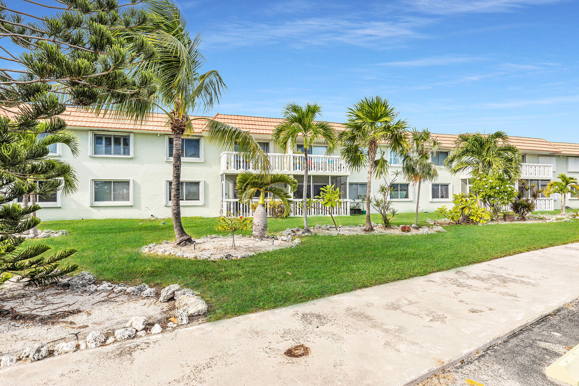 15 Sombrero Boulevard, 210w Property Photo 3