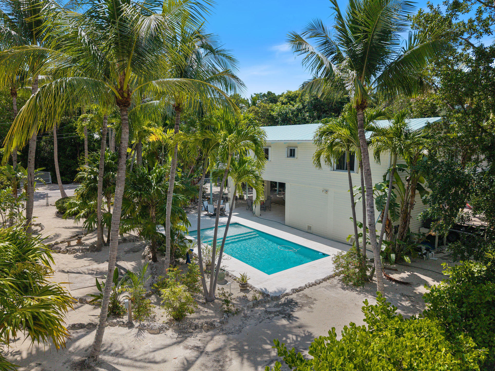 158 Tampa Drive Property Photo 1