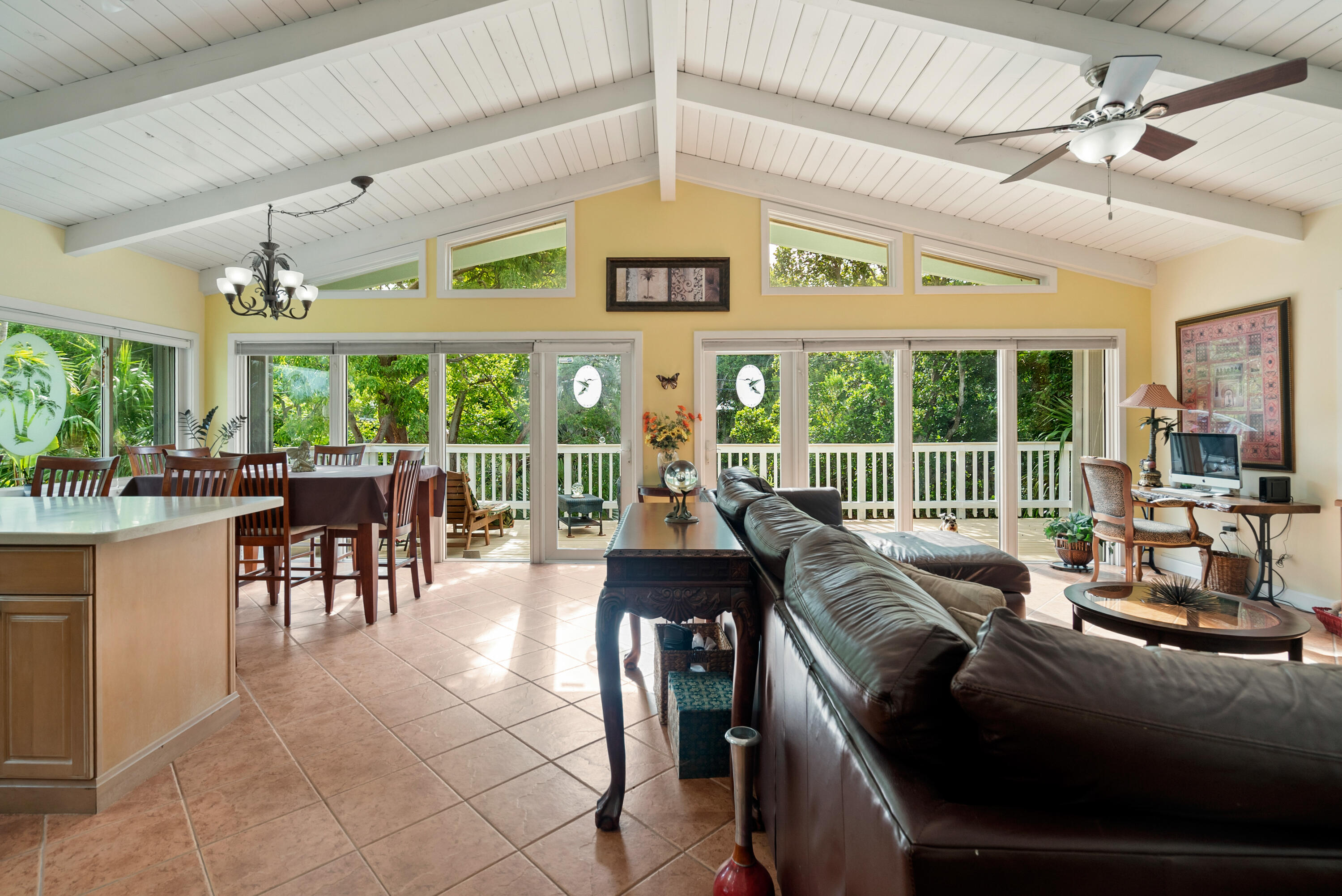 158 Tampa Drive Property Photo 9