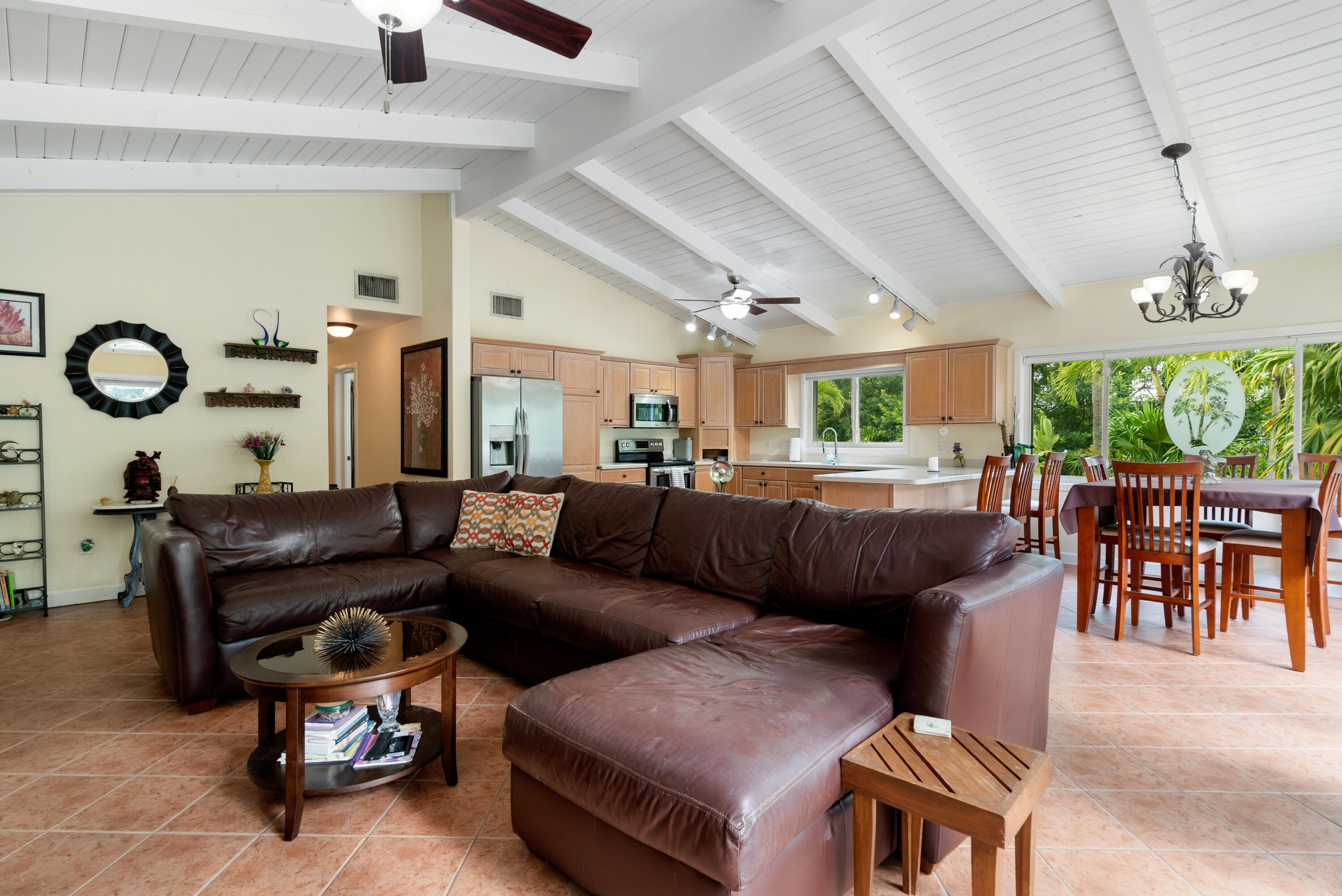 158 Tampa Drive Property Photo 10