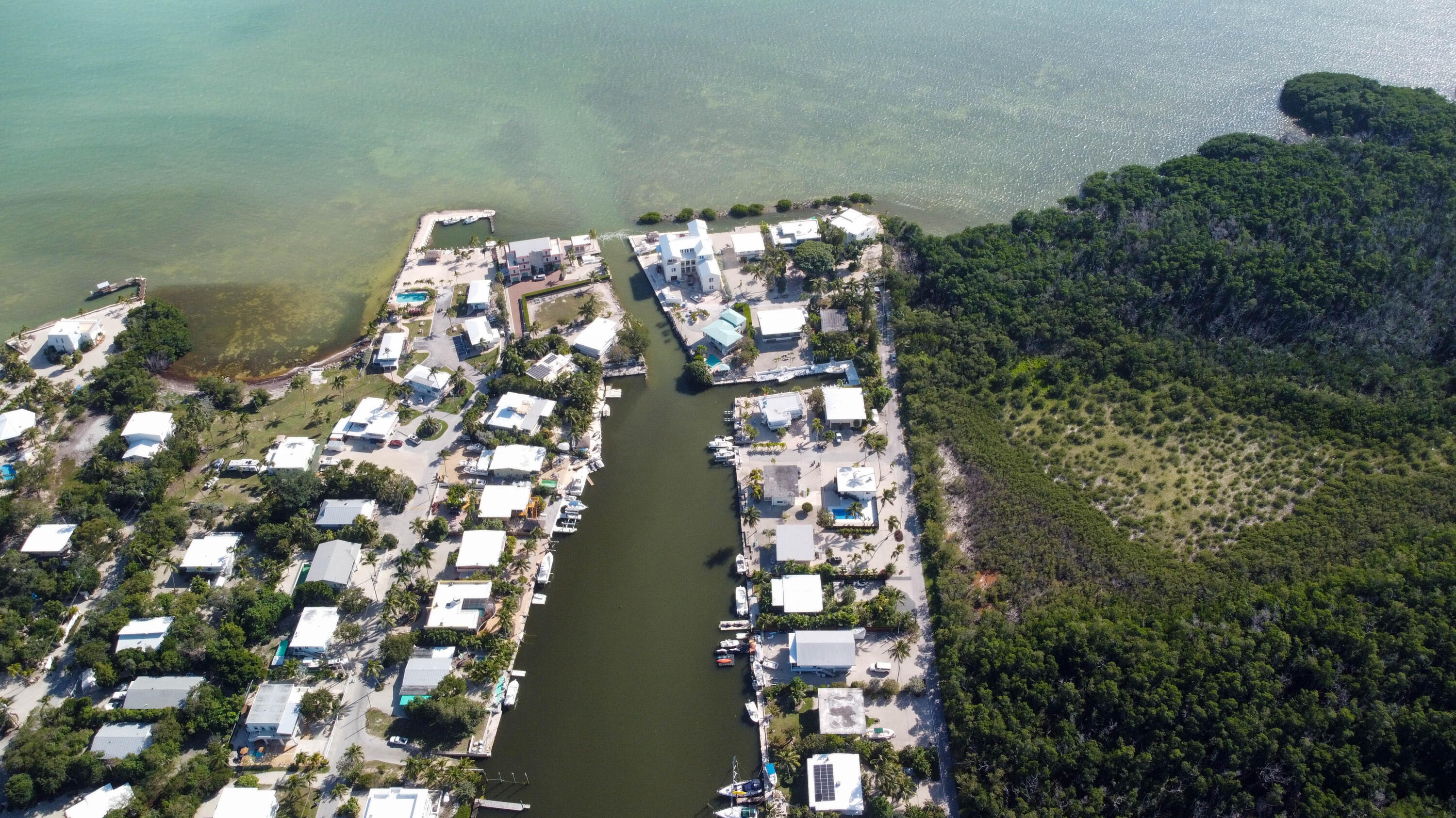 200 Treasure Harbor Drive Property Photo 4