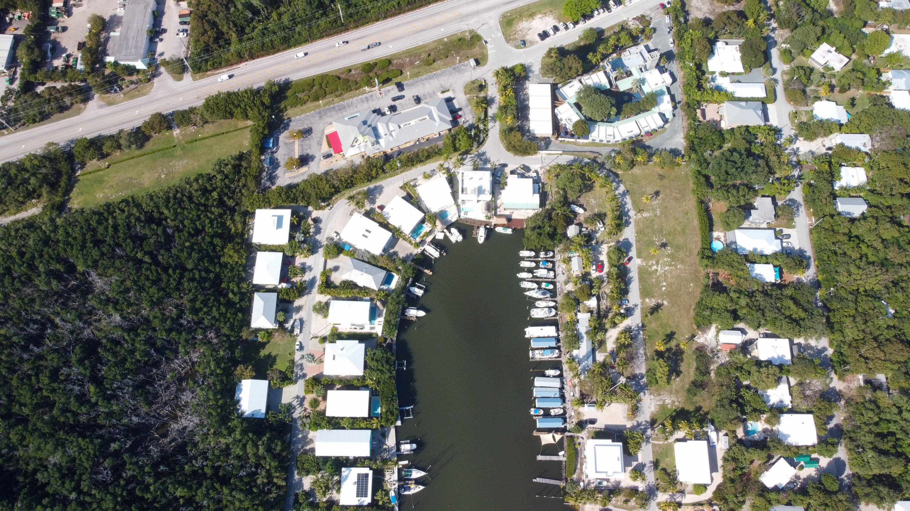200 Treasure Harbor Drive Property Photo 8