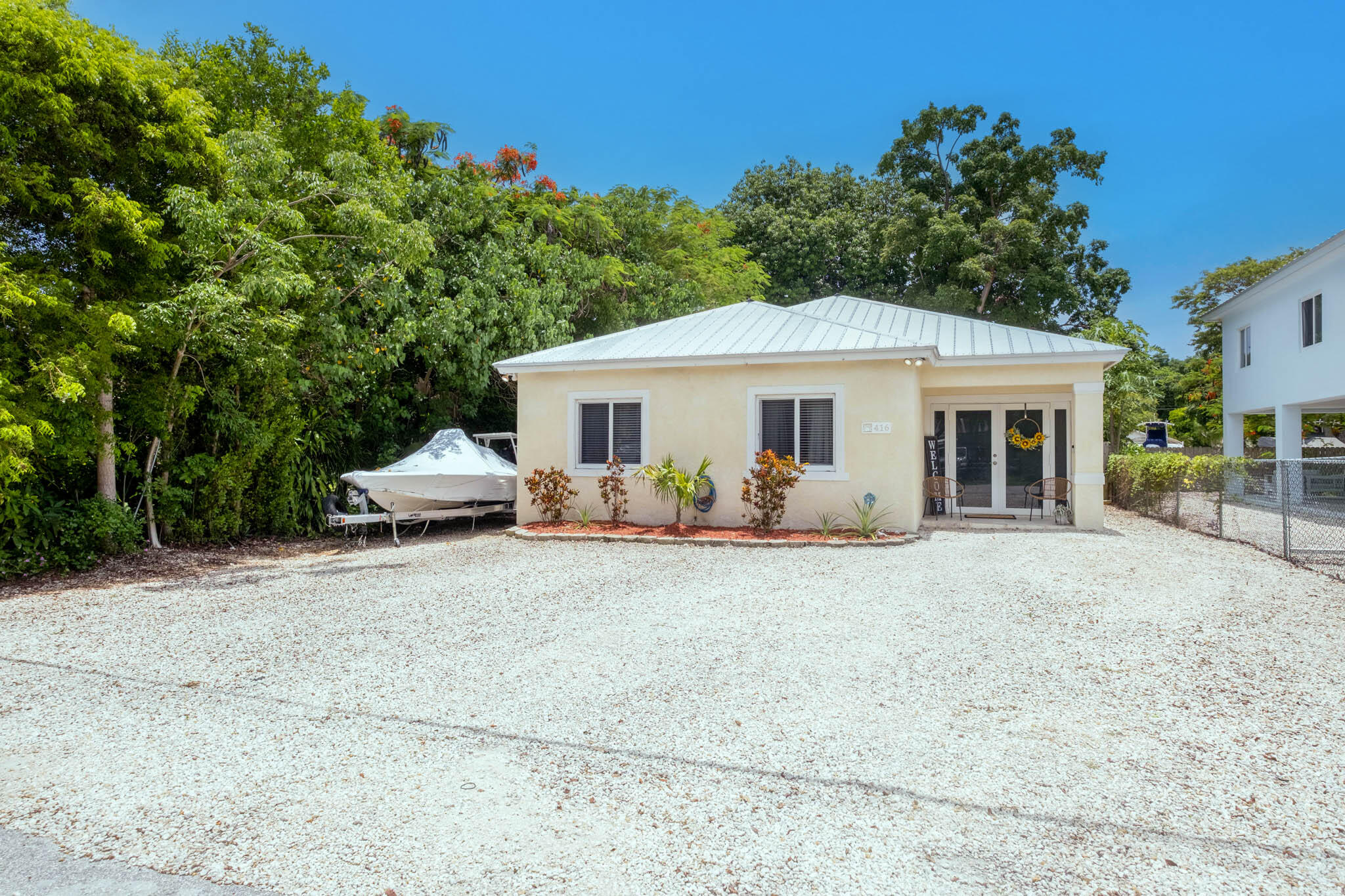 416 Collins Street Property Photo 1