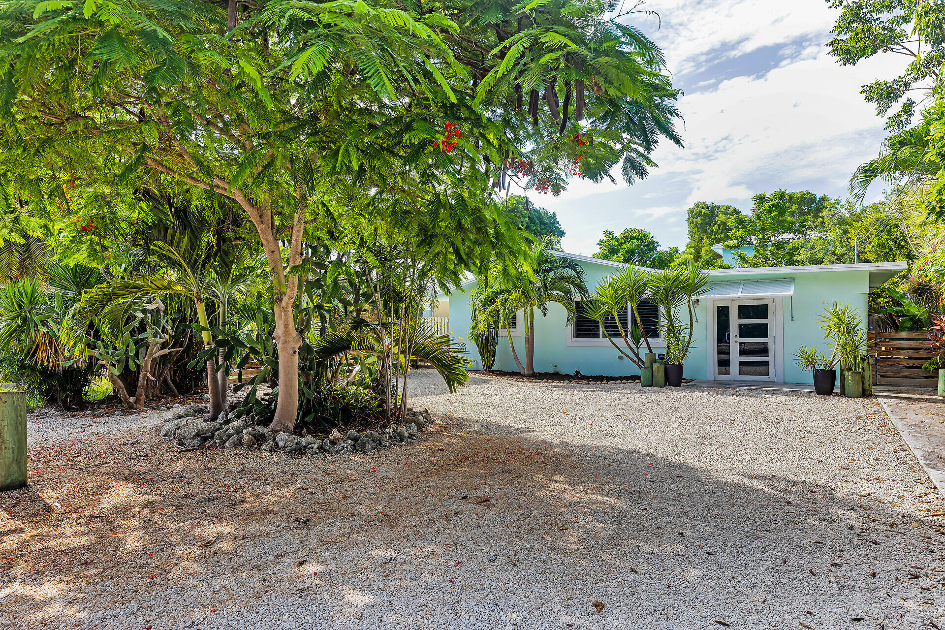 535 Plante Street Property Photo 1