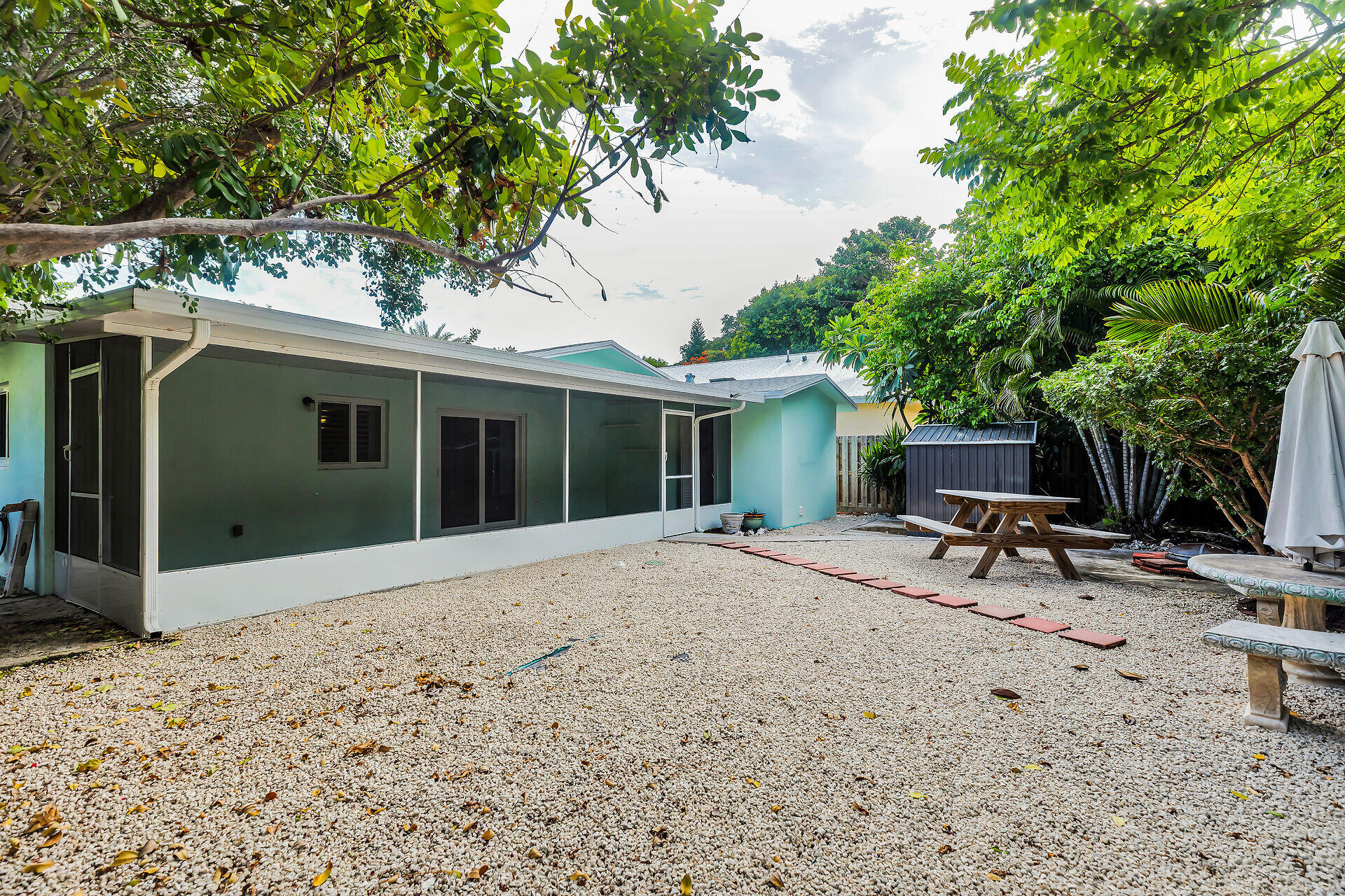 535 Plante Street Property Photo 2