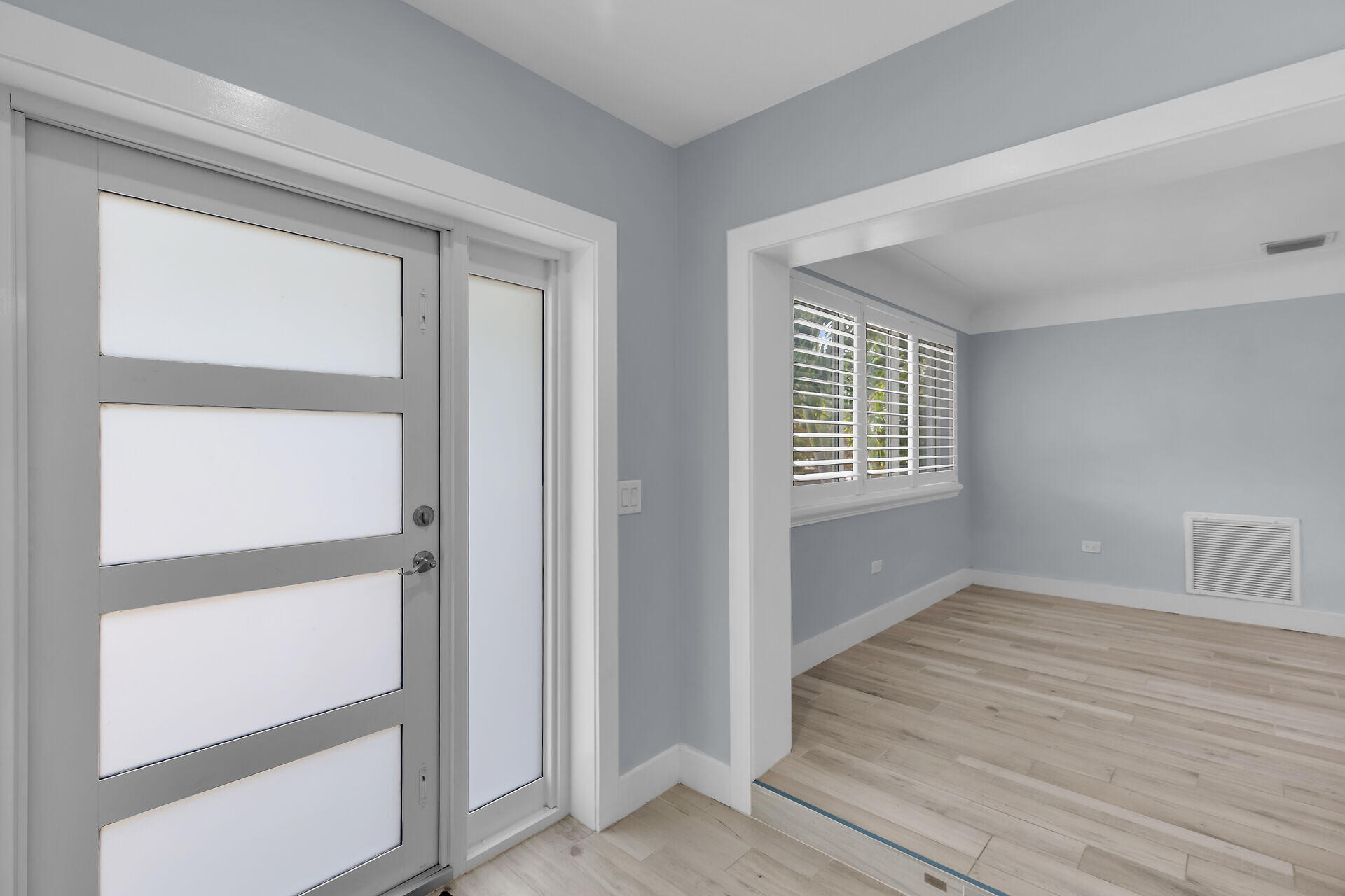 535 Plante Street Property Photo 5