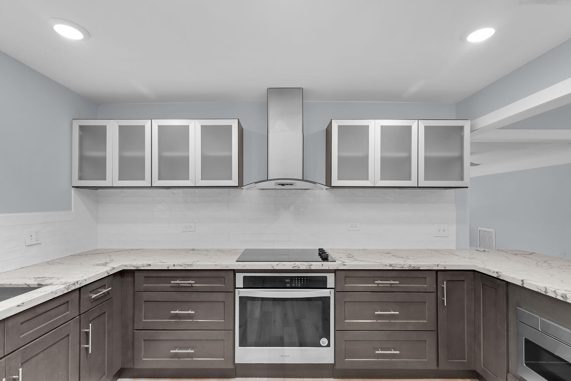 535 Plante Street Property Photo 6