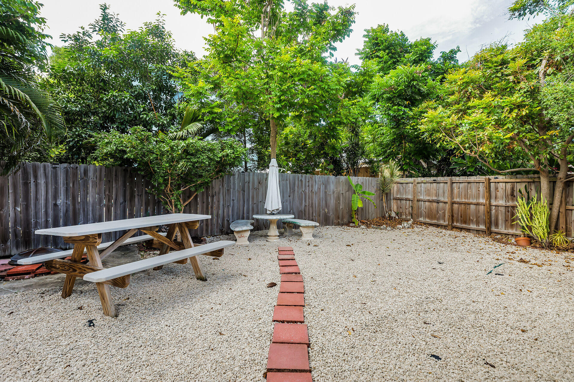535 Plante Street Property Photo 8