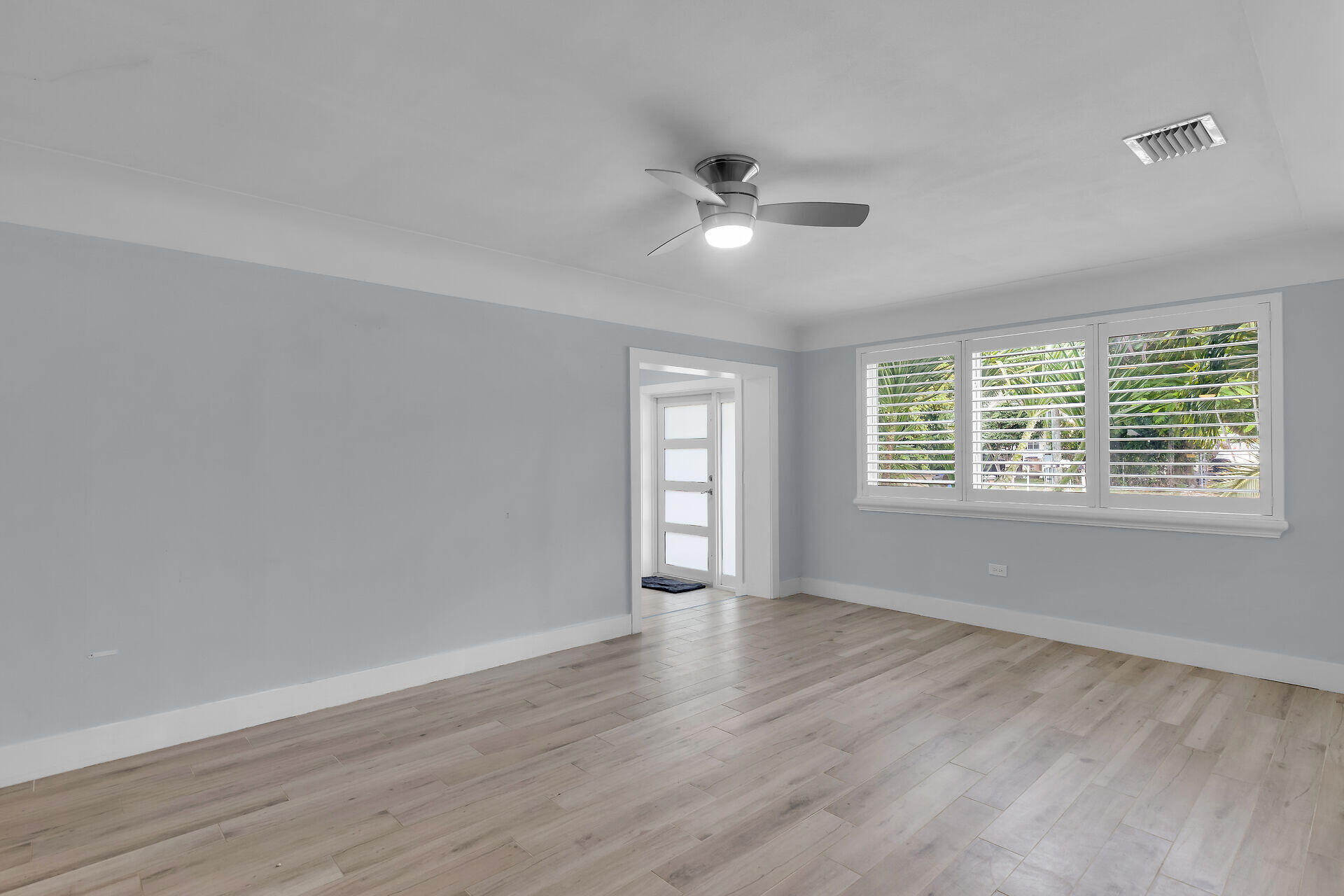 535 Plante Street Property Photo 14