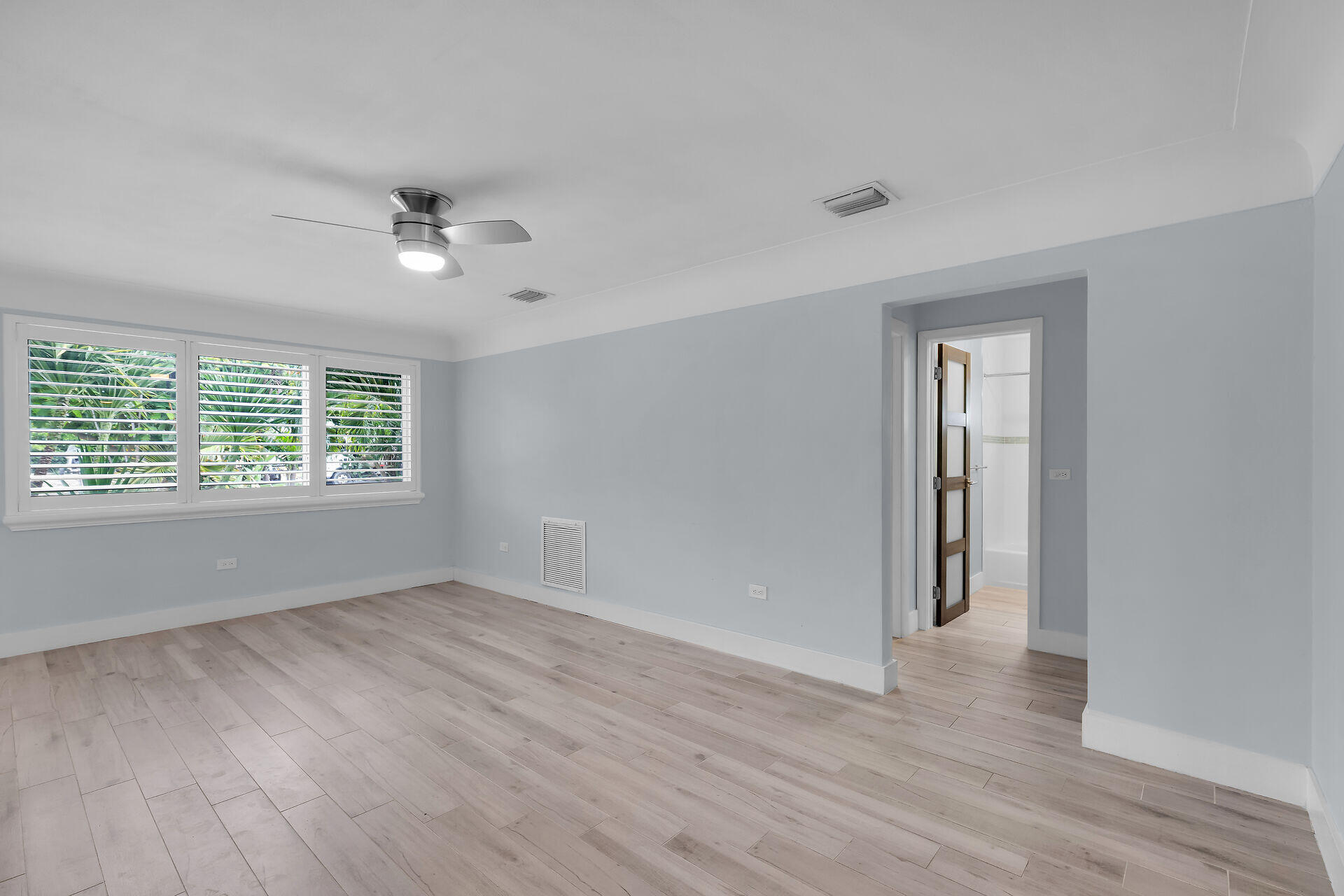535 Plante Street Property Photo 16