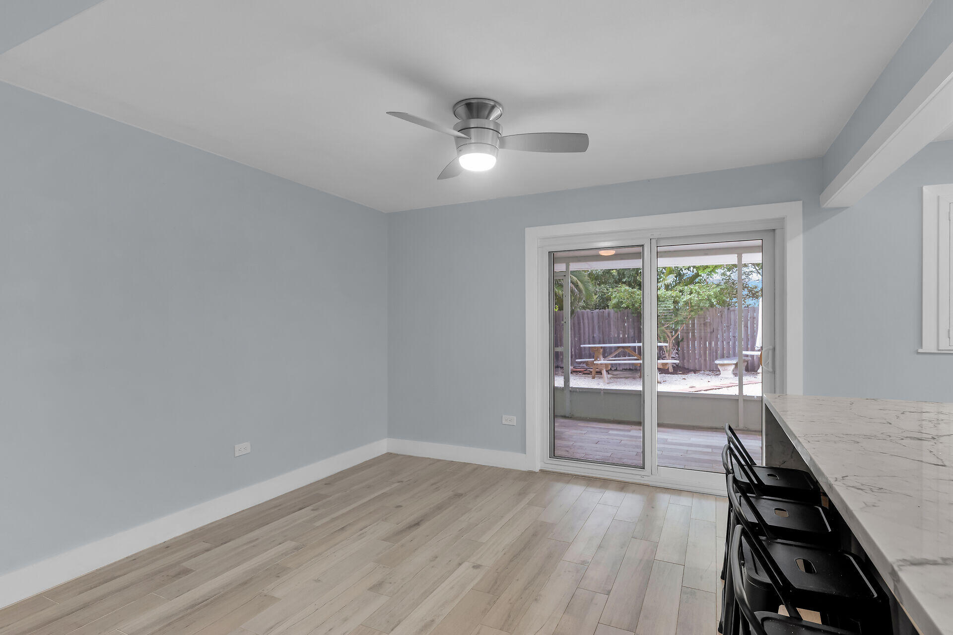 535 Plante Street Property Photo 17
