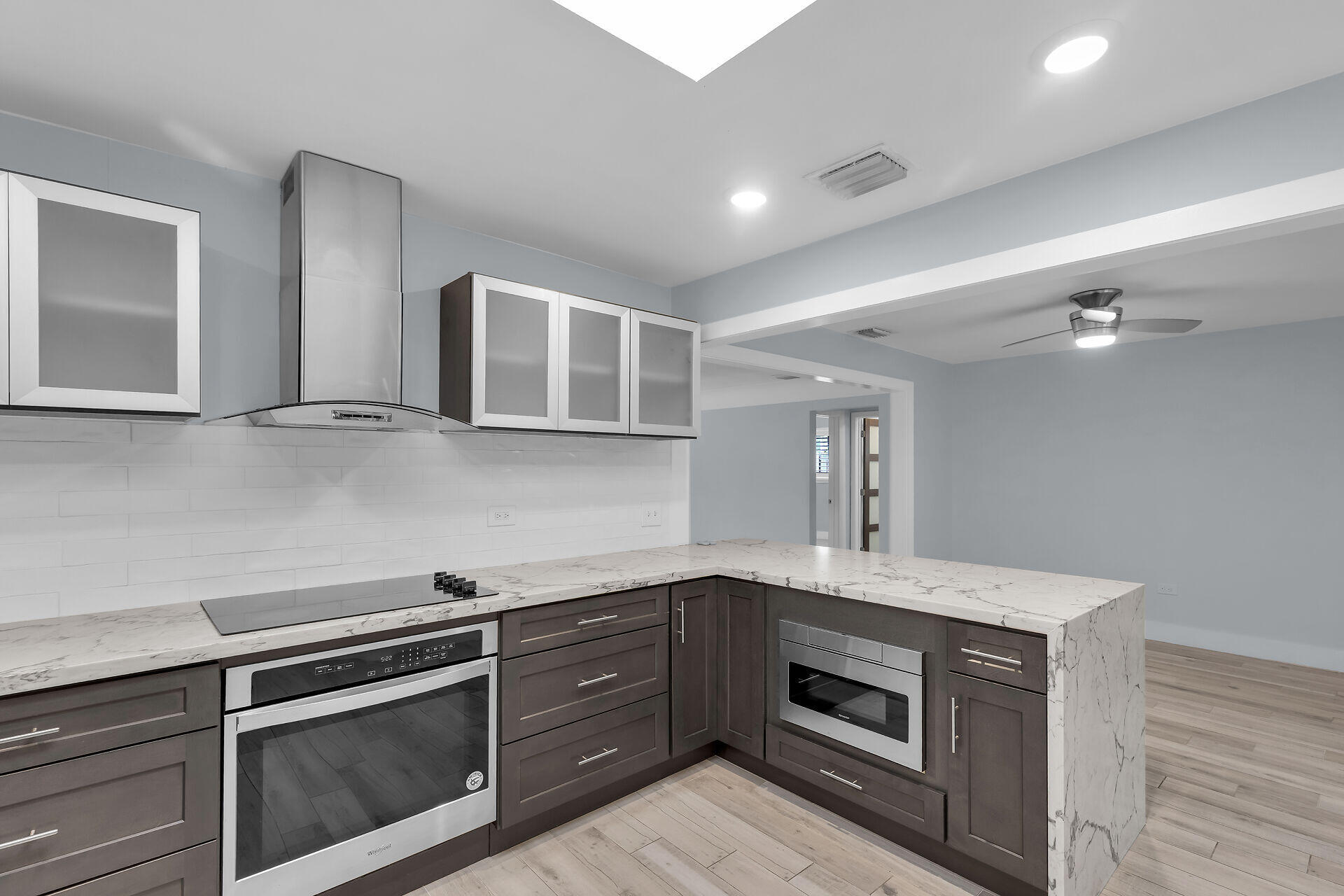 535 Plante Street Property Photo 18