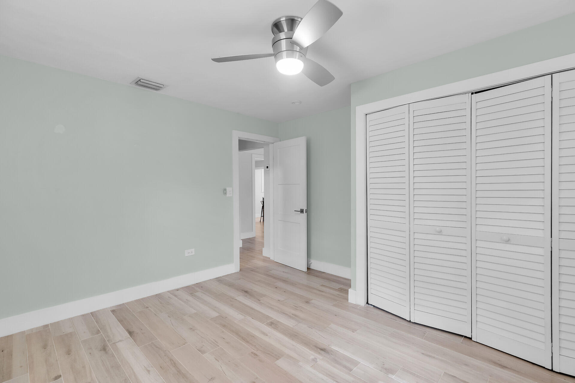 535 Plante Street Property Photo 28