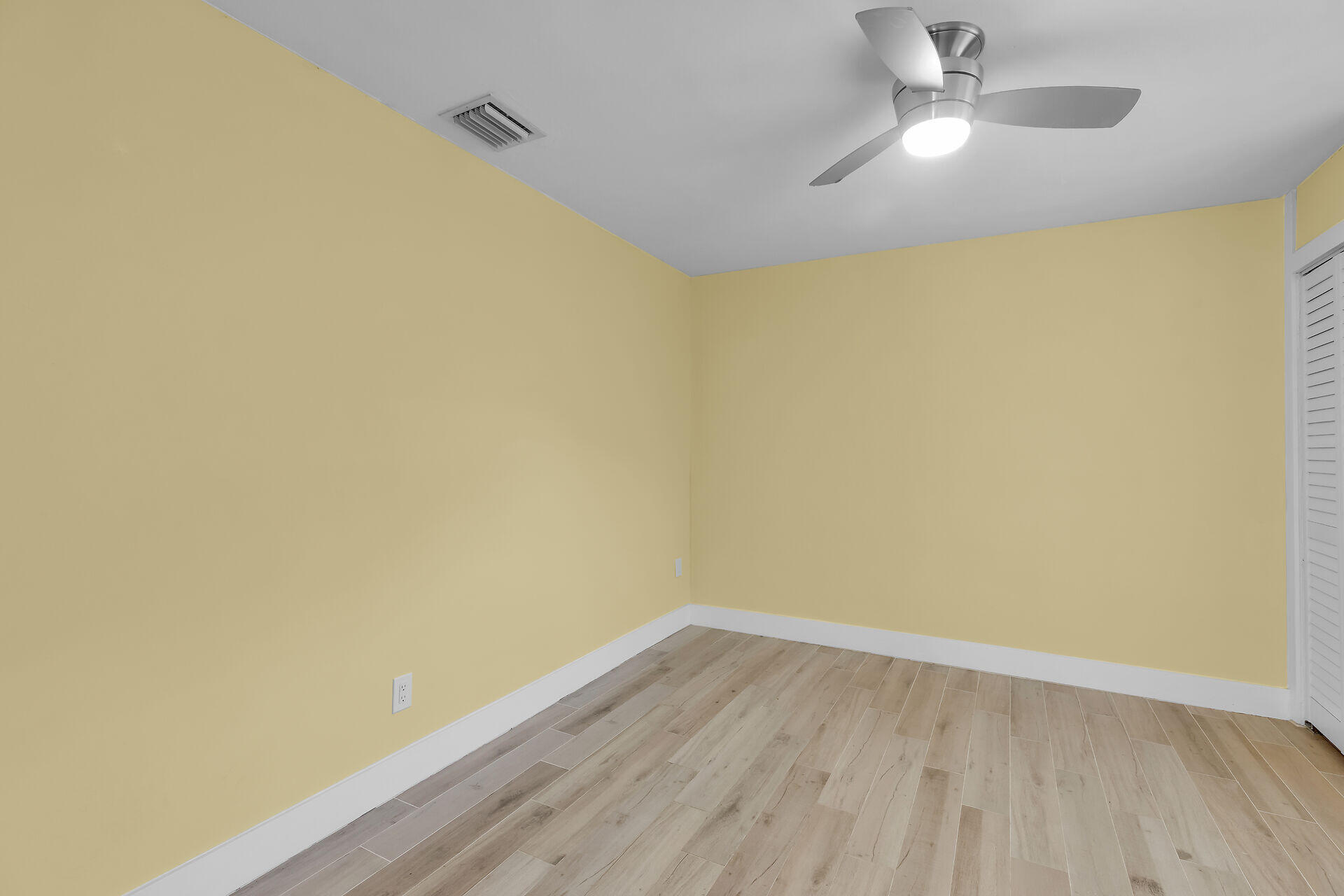 535 Plante Street Property Photo 31