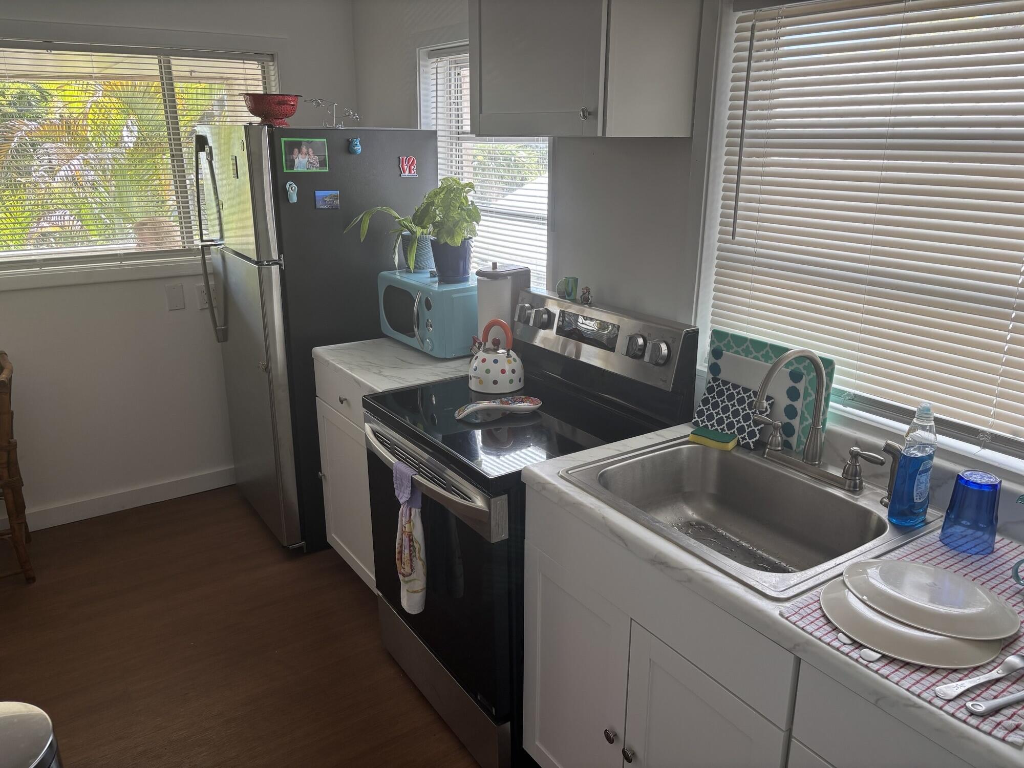 909 Grinnell Street Property Photo 7