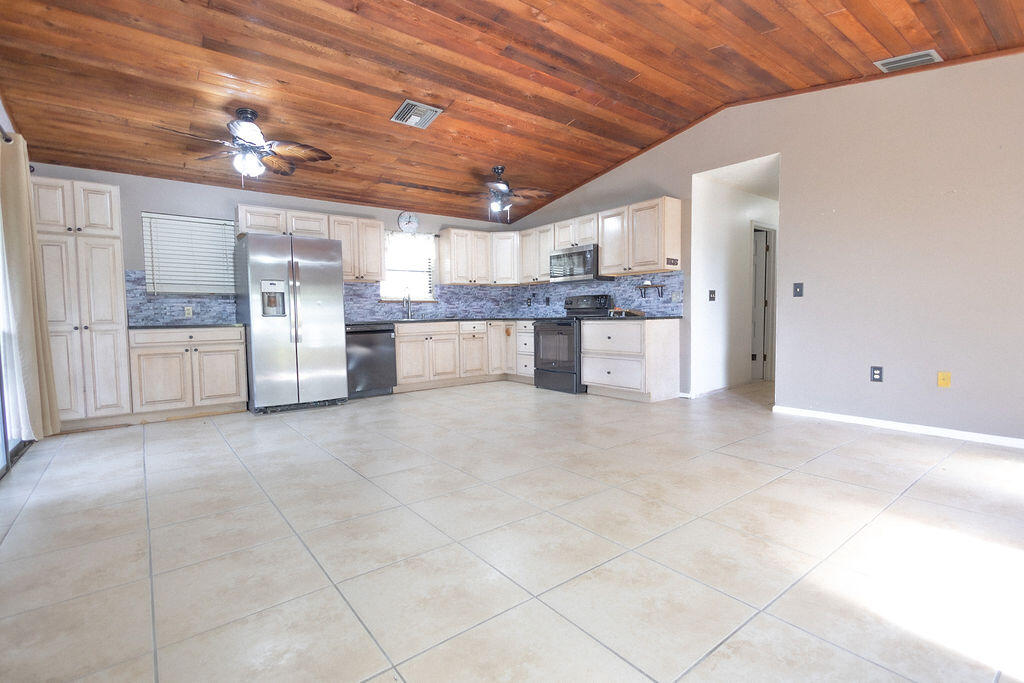 29267 Cypress Drive Property Photo 4