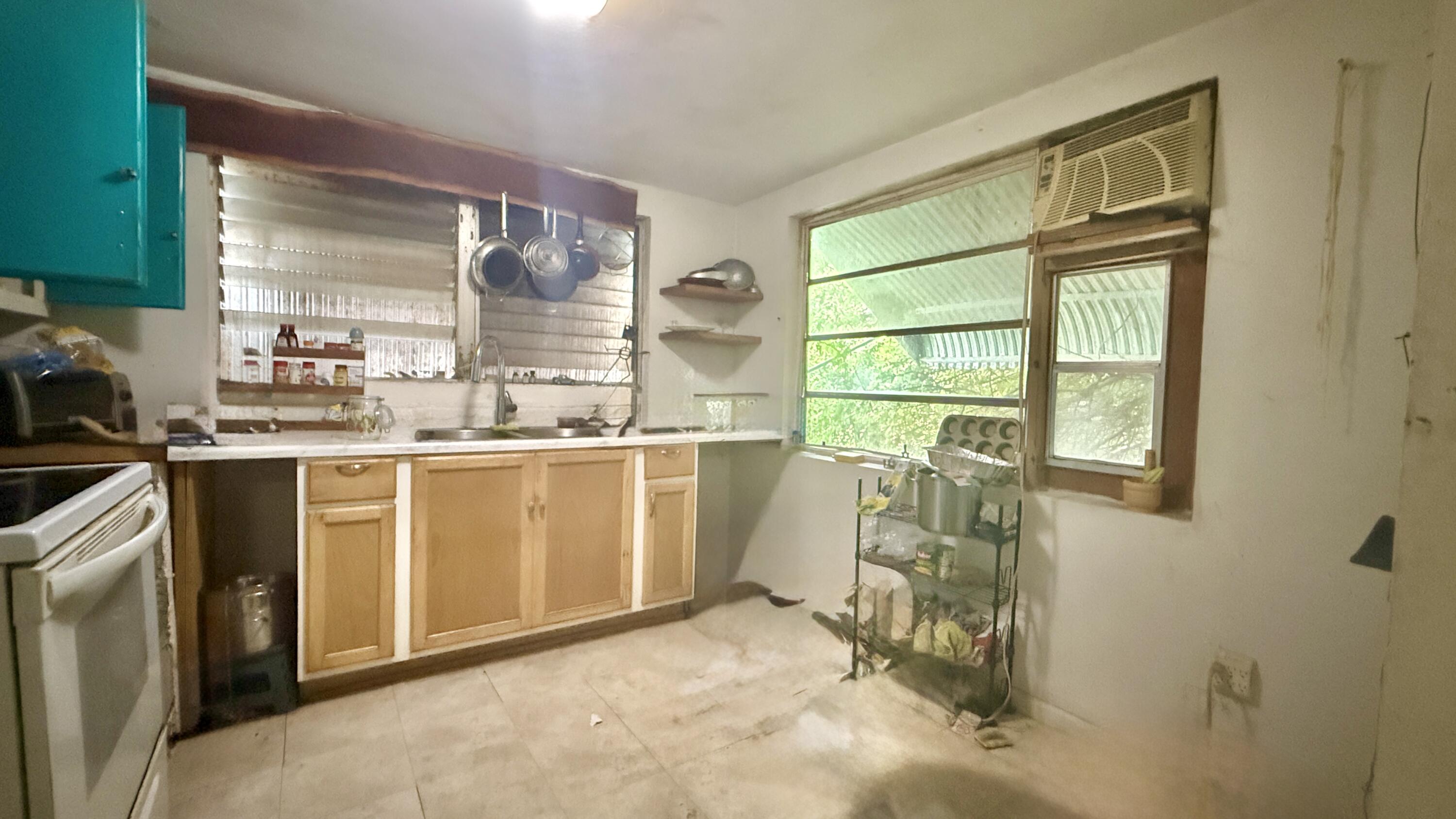 410 Avenue C Property Photo 3