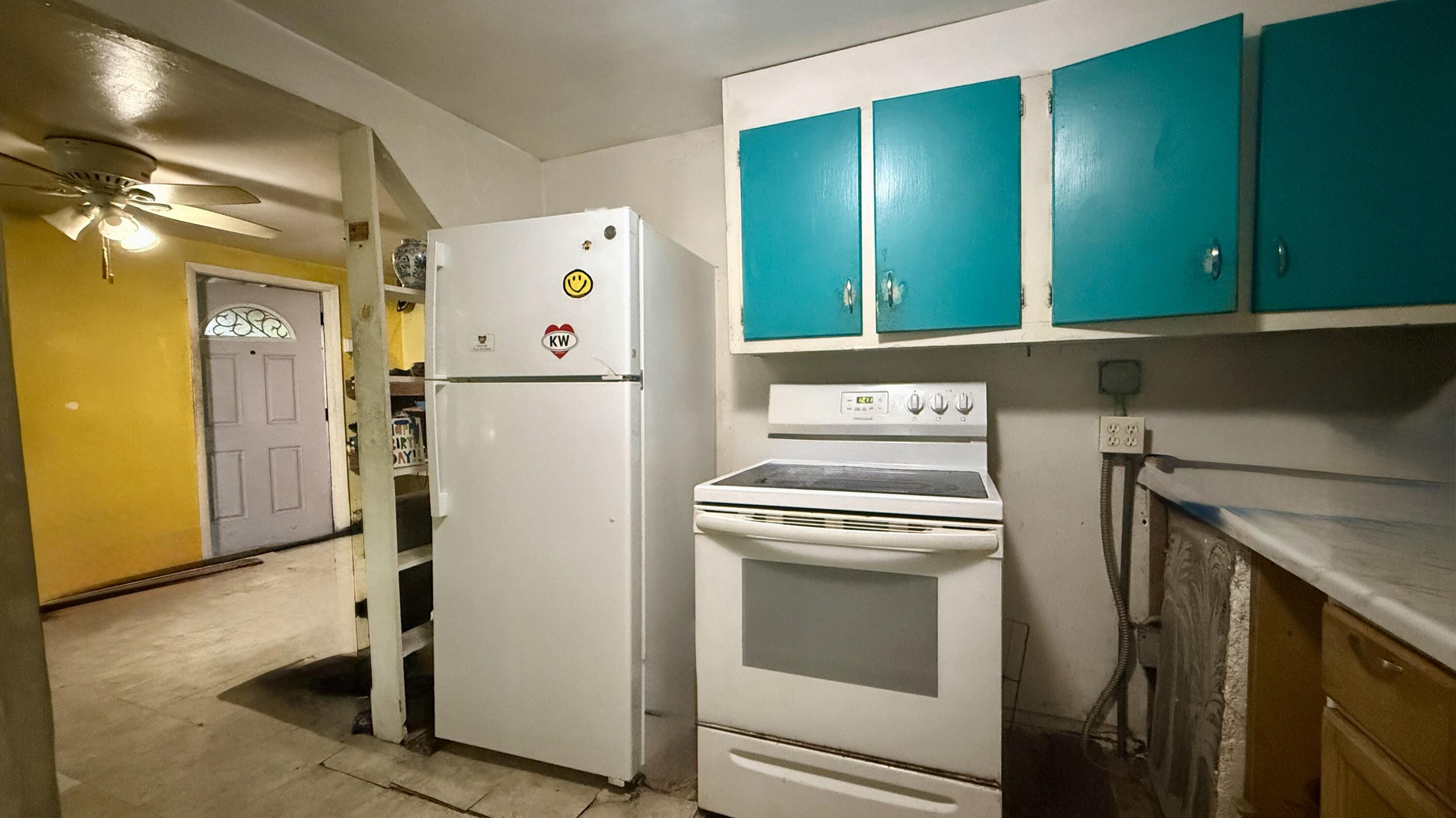 410 Avenue C Property Photo 4