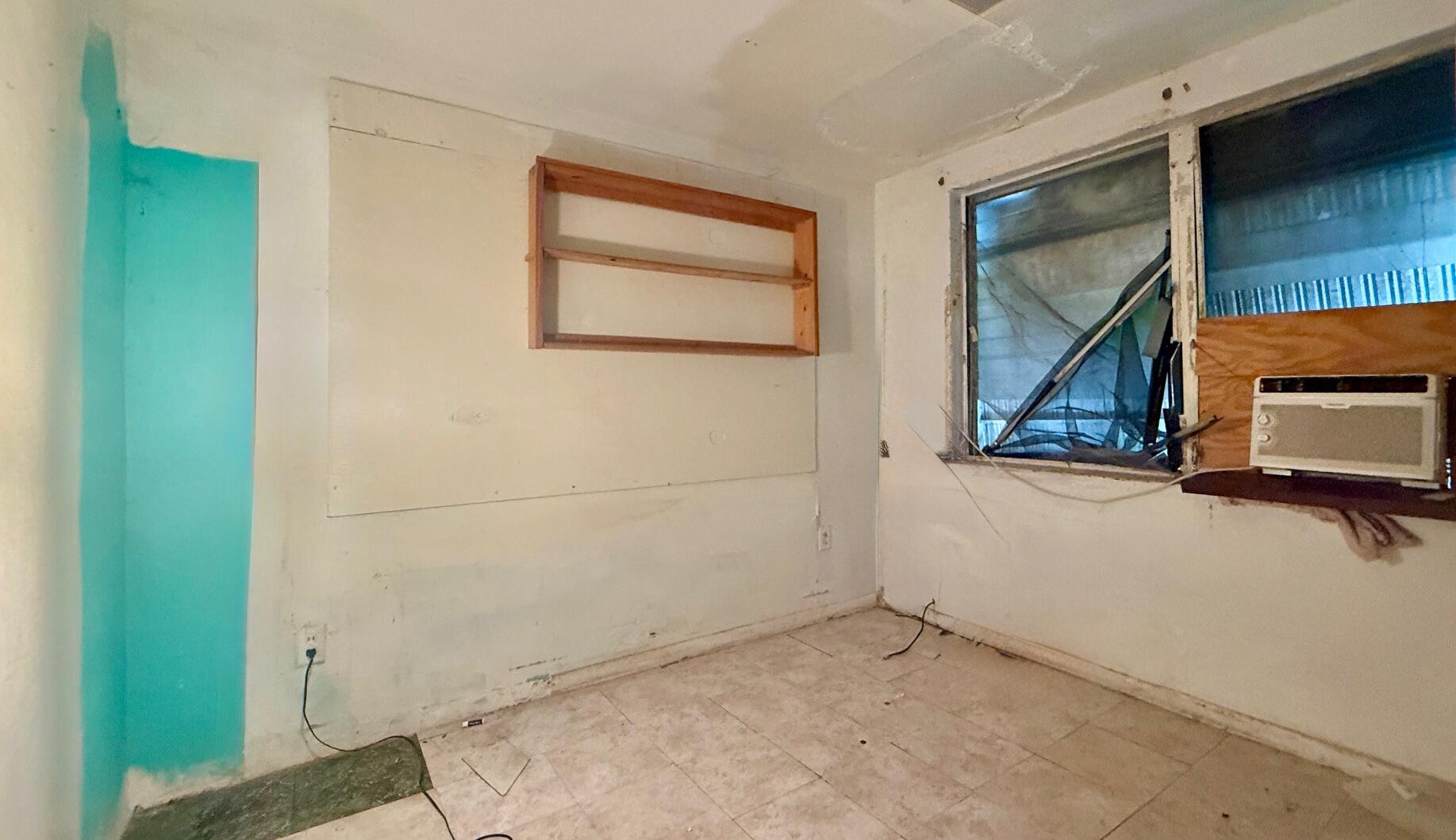410 Avenue C Property Photo 6