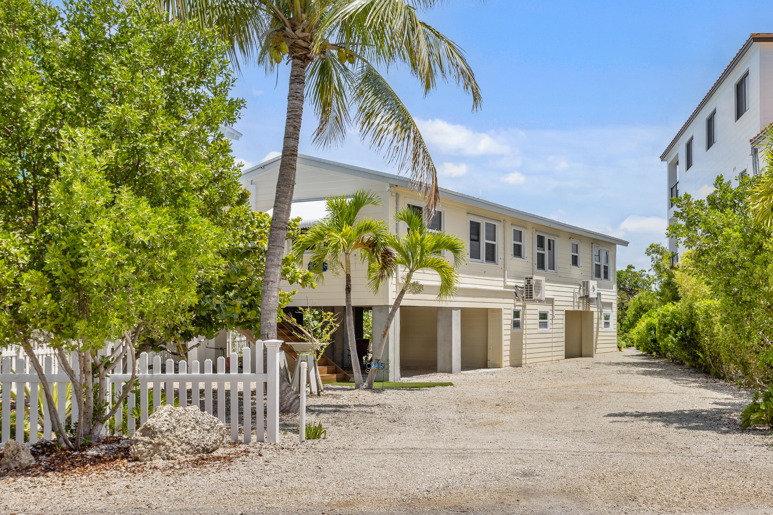 235 Tavernier Drive Property Photo 4