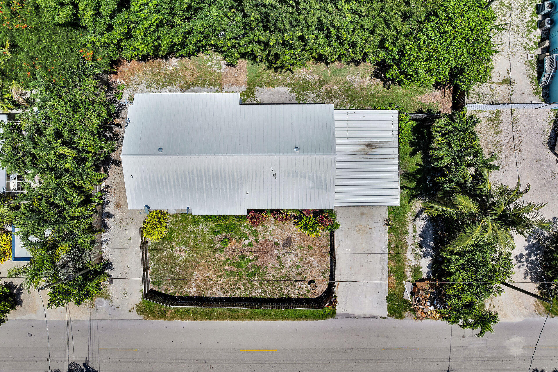 82207 Old Highway Property Photo 4