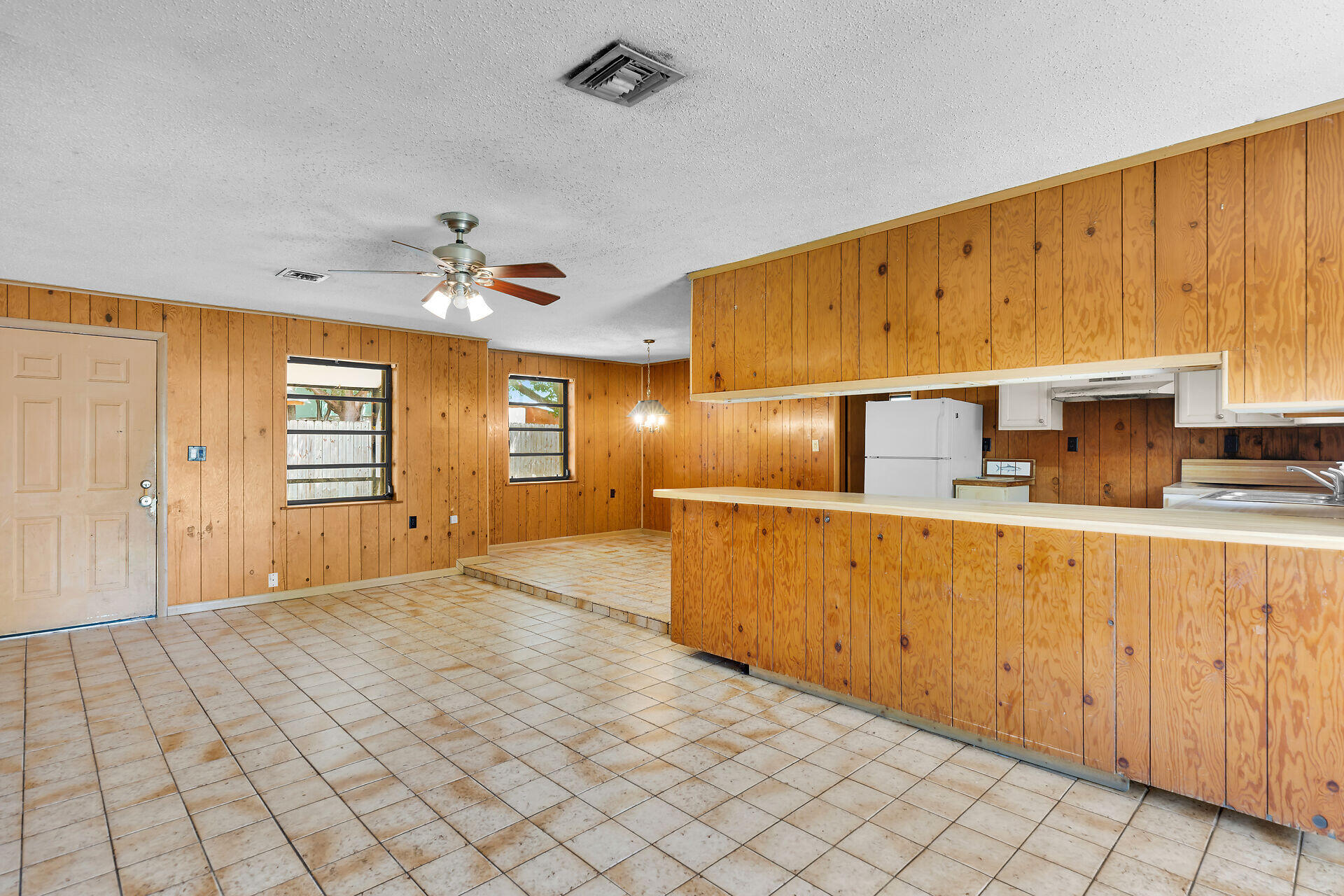 82207 Old Highway Property Photo 6