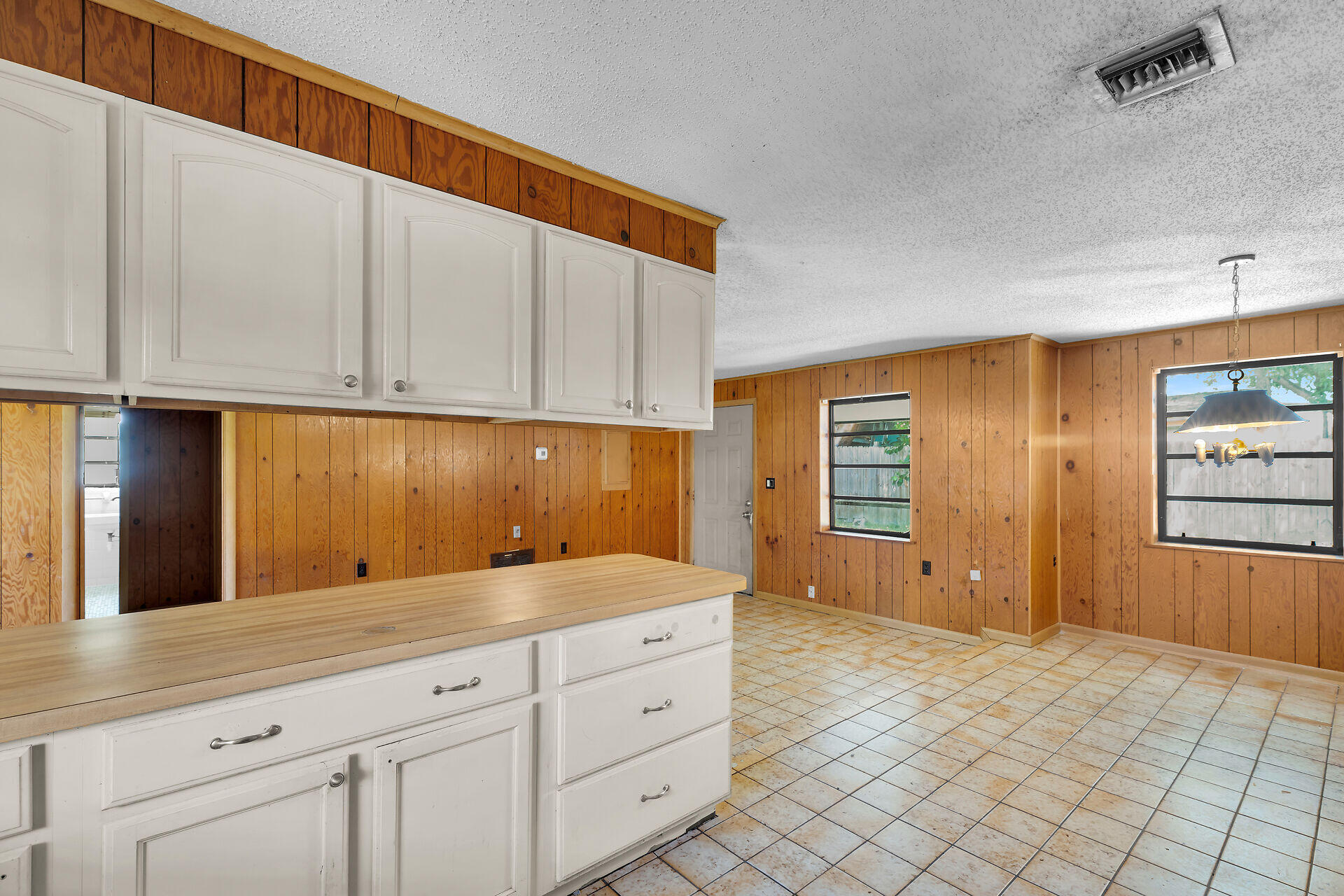82207 Old Highway Property Photo 23